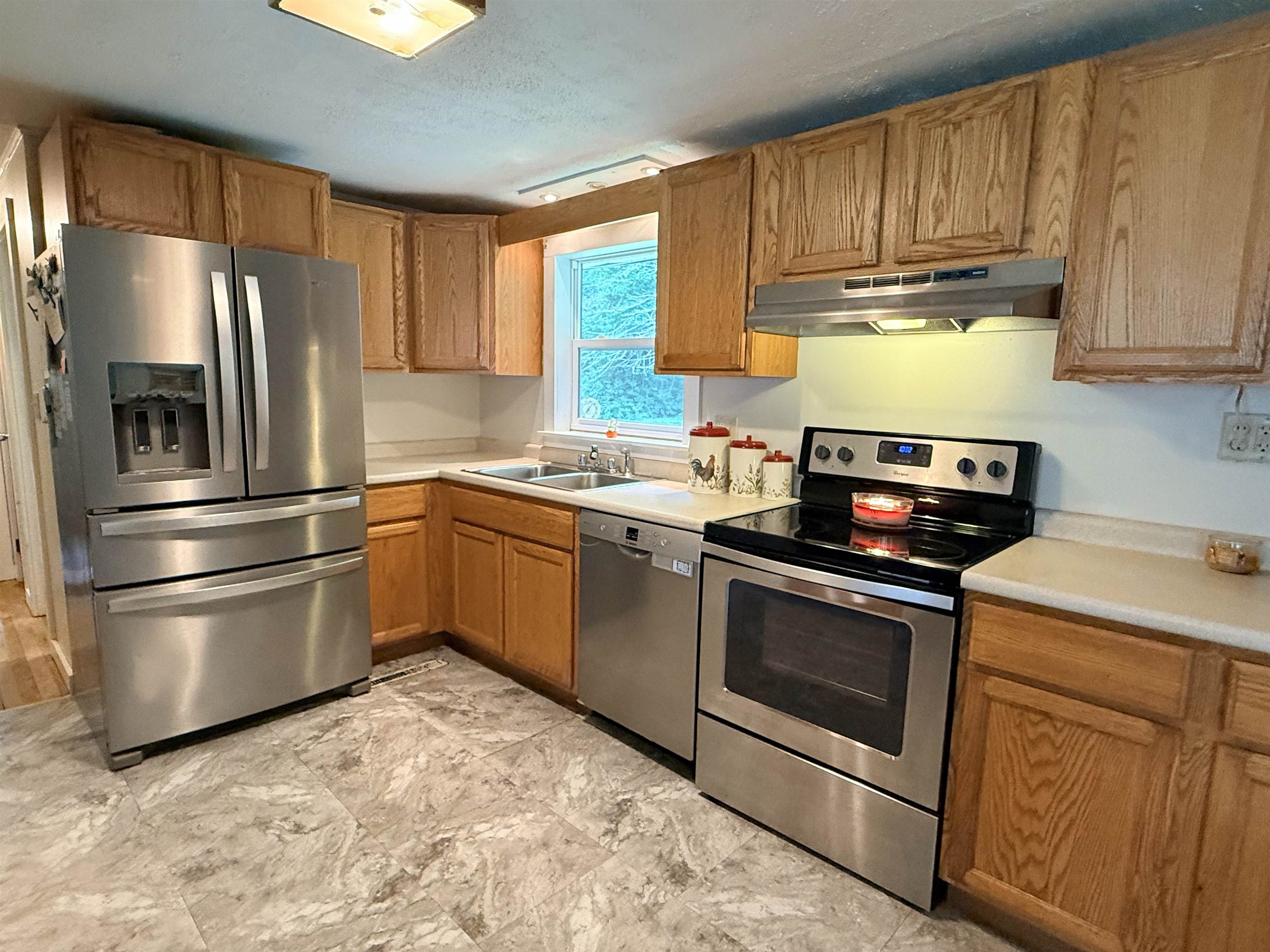 759 Pond Road Property Photo 6
