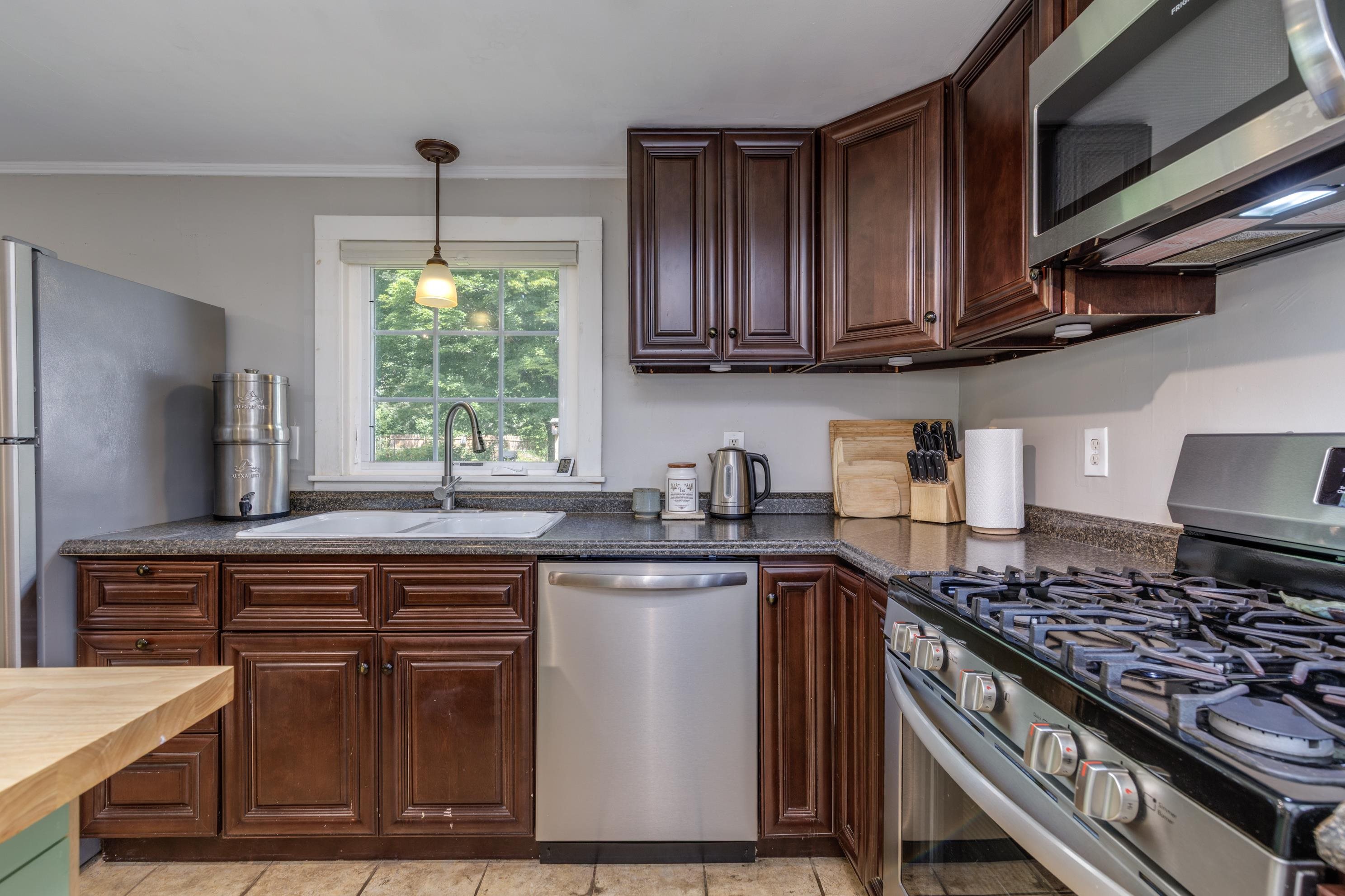60 Mountain Road Property Photo 2