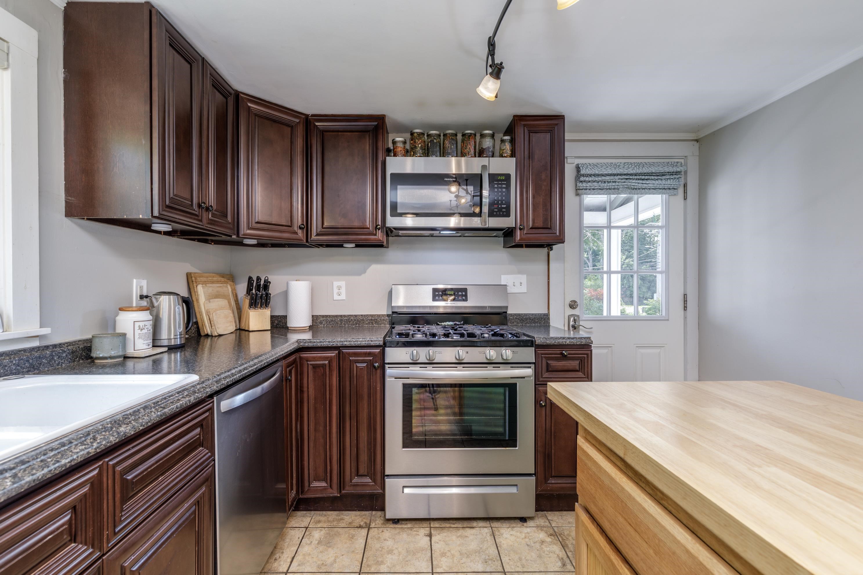 60 Mountain Road Property Photo 3