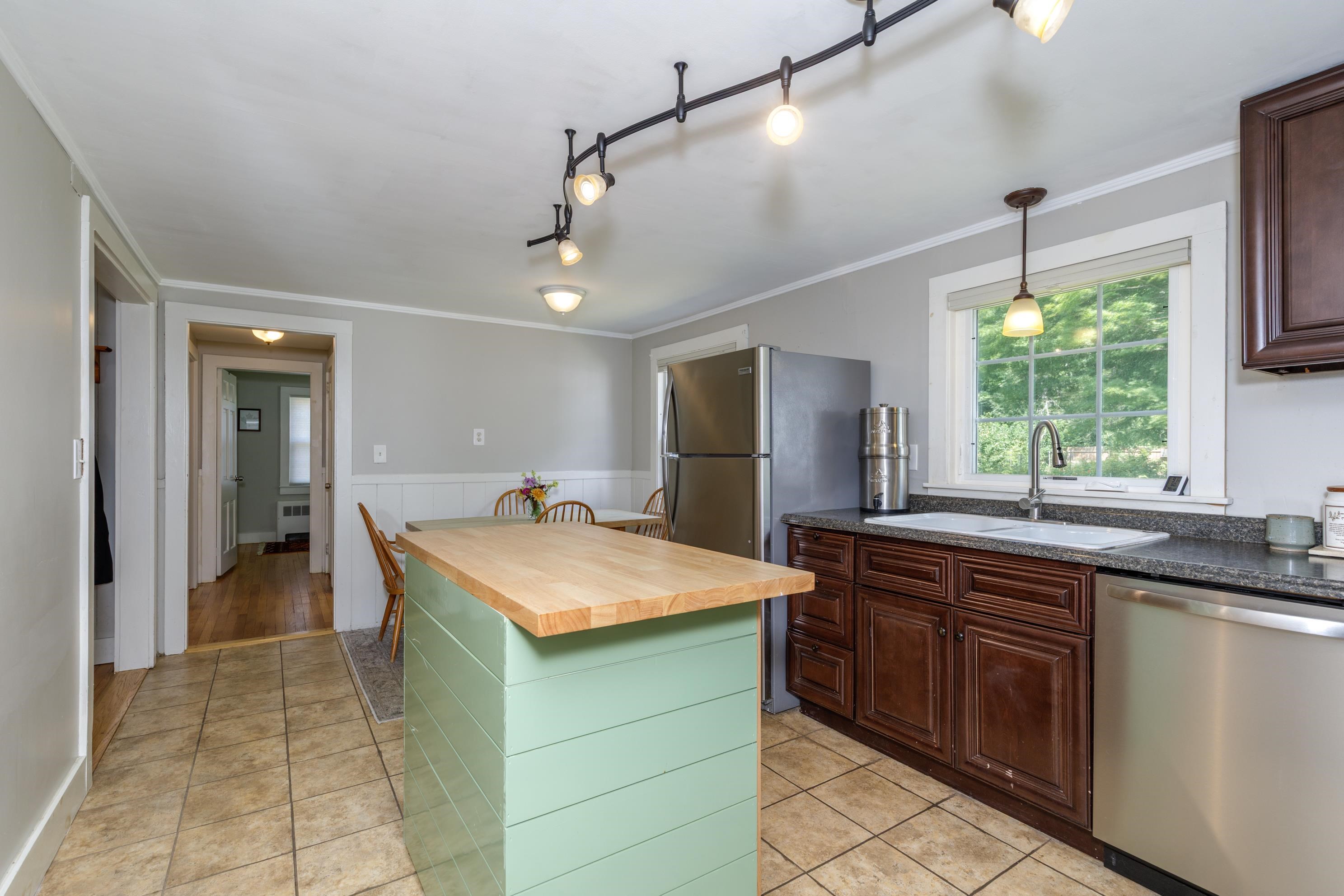 60 Mountain Road Property Photo 4