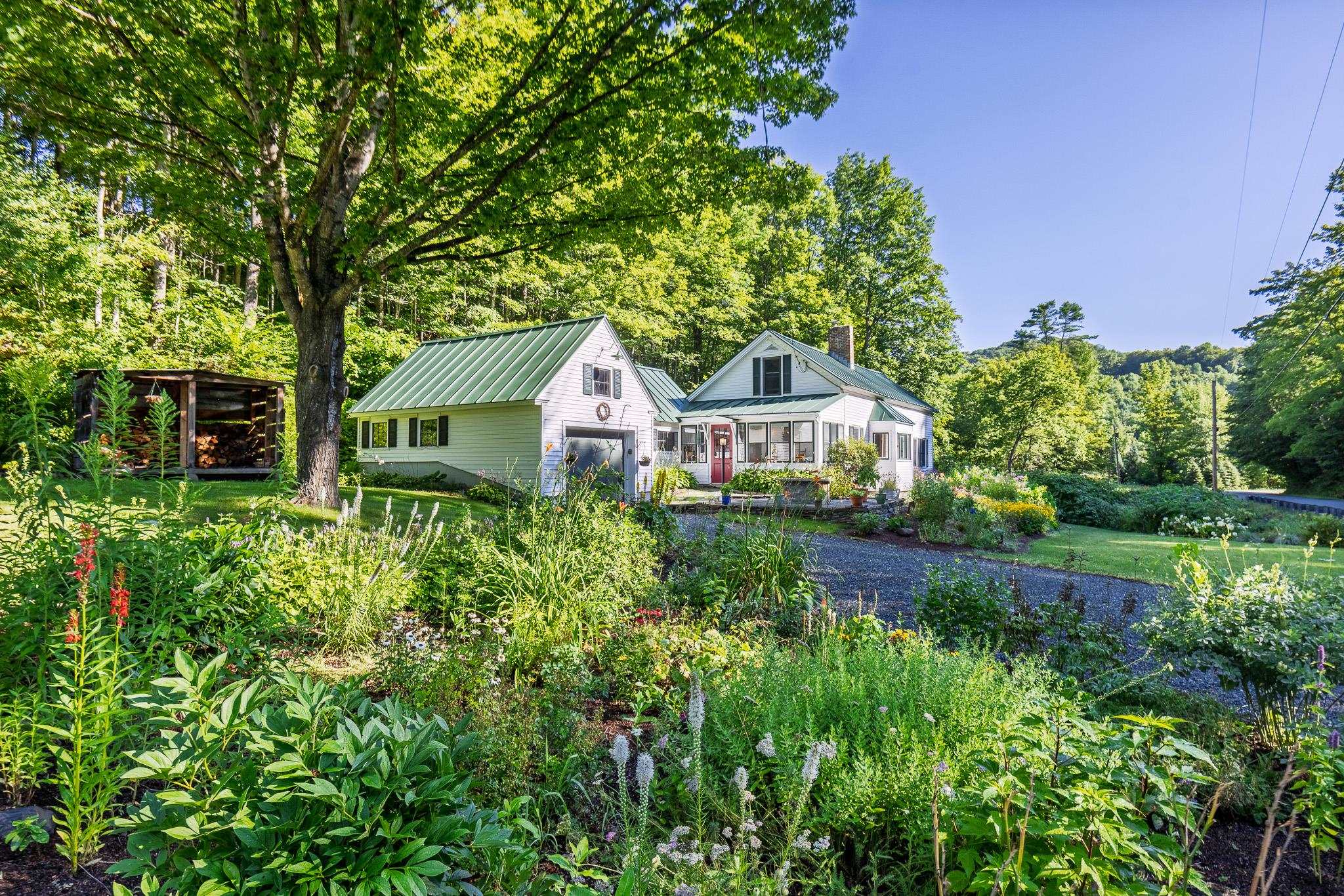 8133 Pomfret Road Property Photo 1
