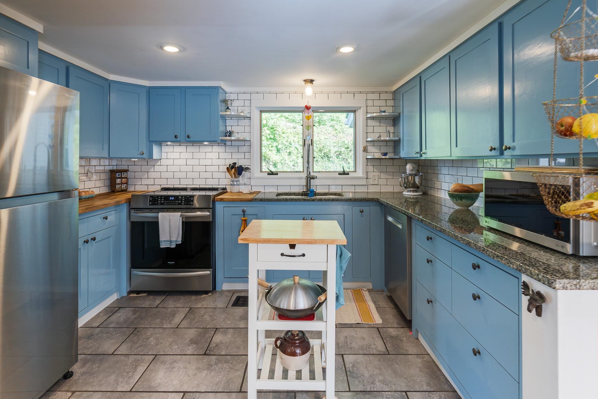 8133 Pomfret Road Property Photo 6