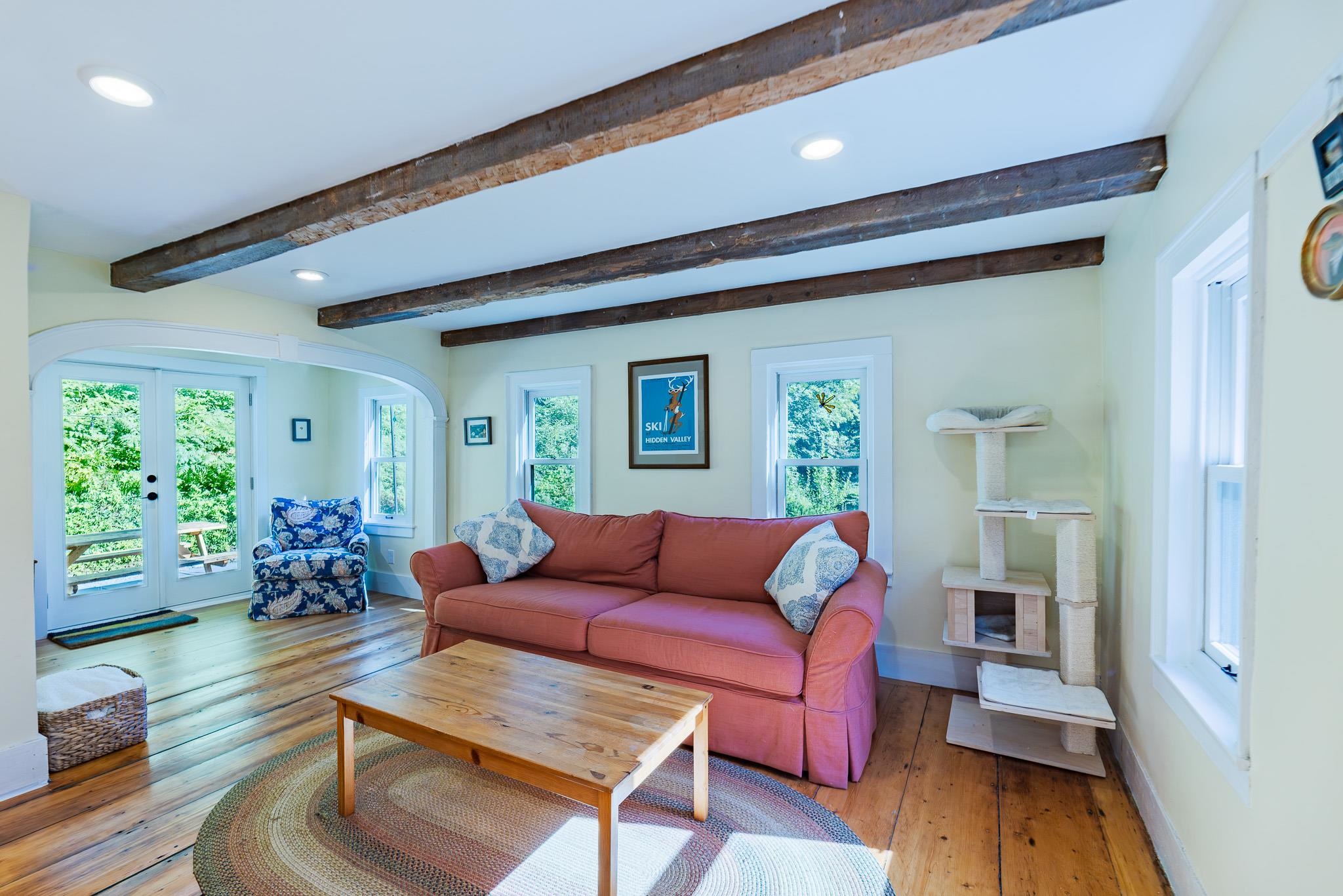 8133 Pomfret Road Property Photo 10
