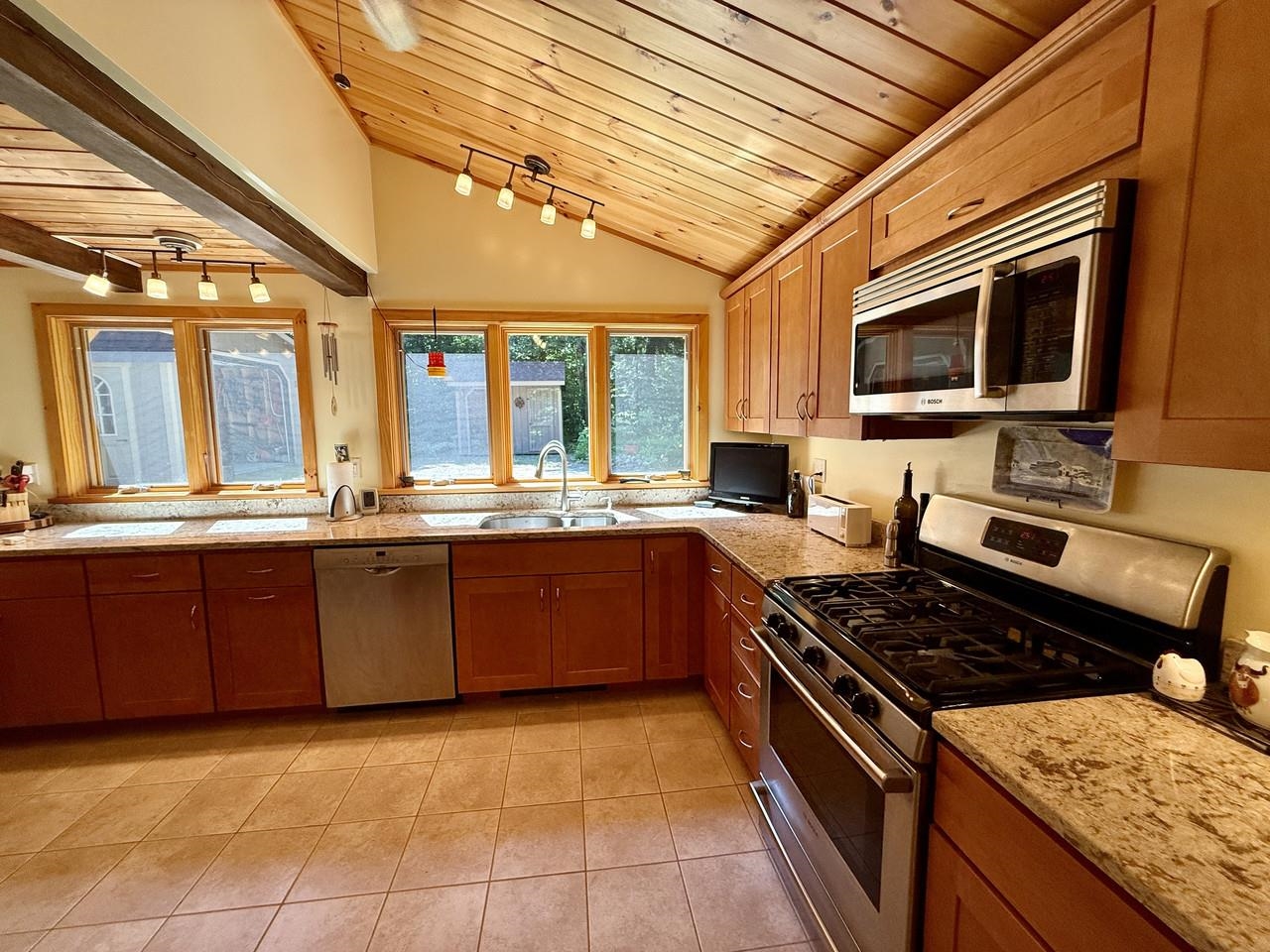 126 Upper Pines Road Property Photo 5