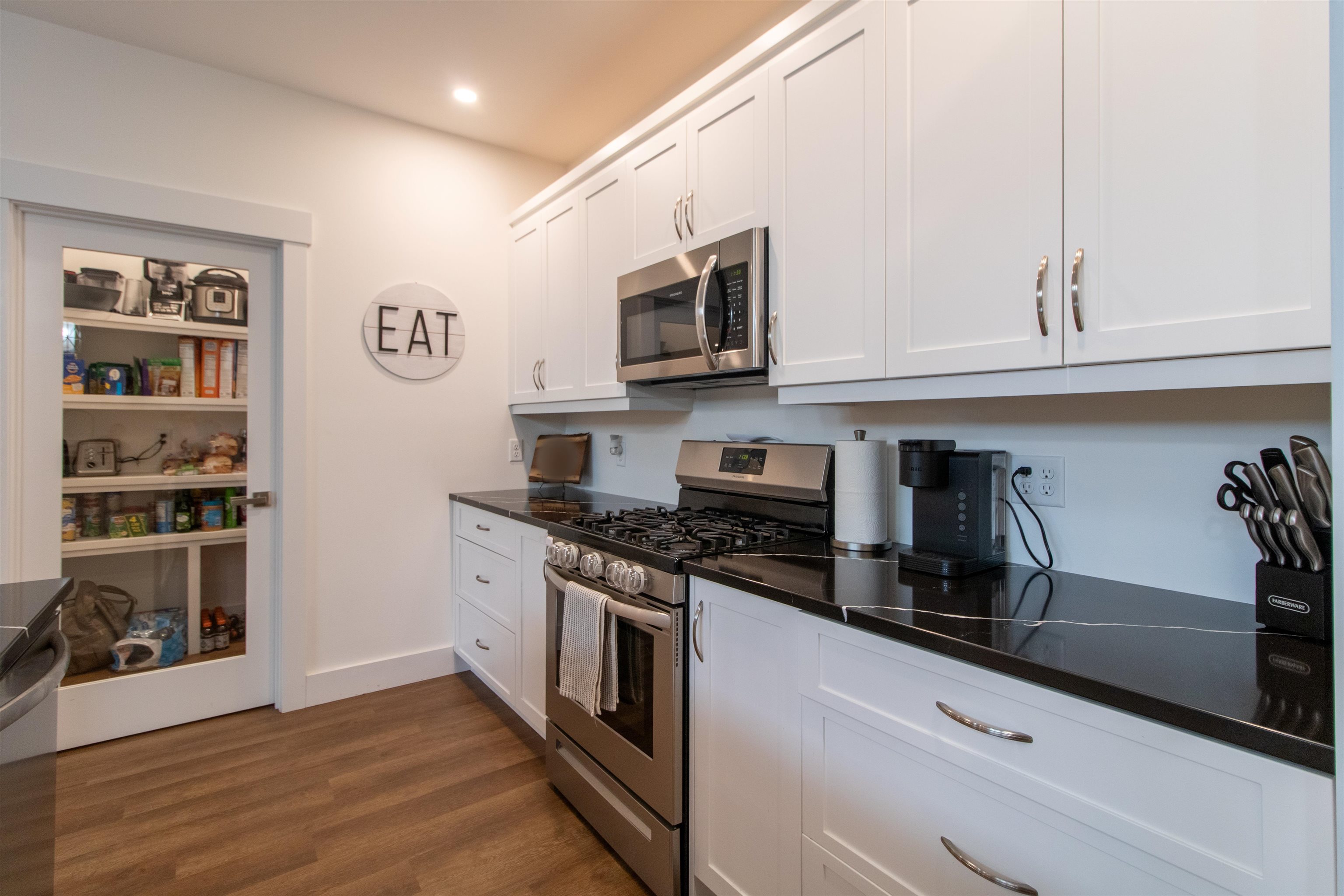 559 Spencer Hill Road Property Photo 4