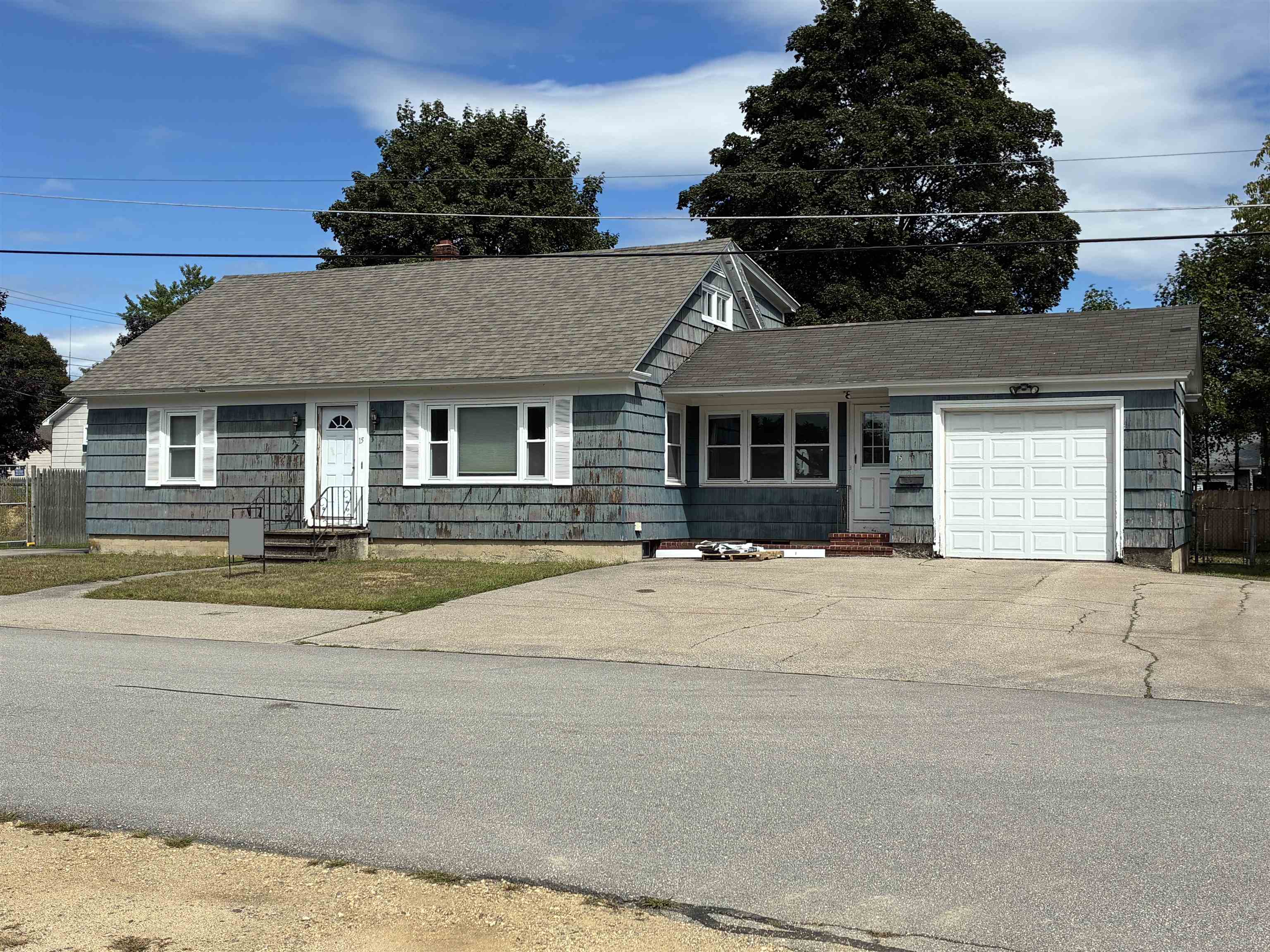 15 Yale Street Property Photo 1