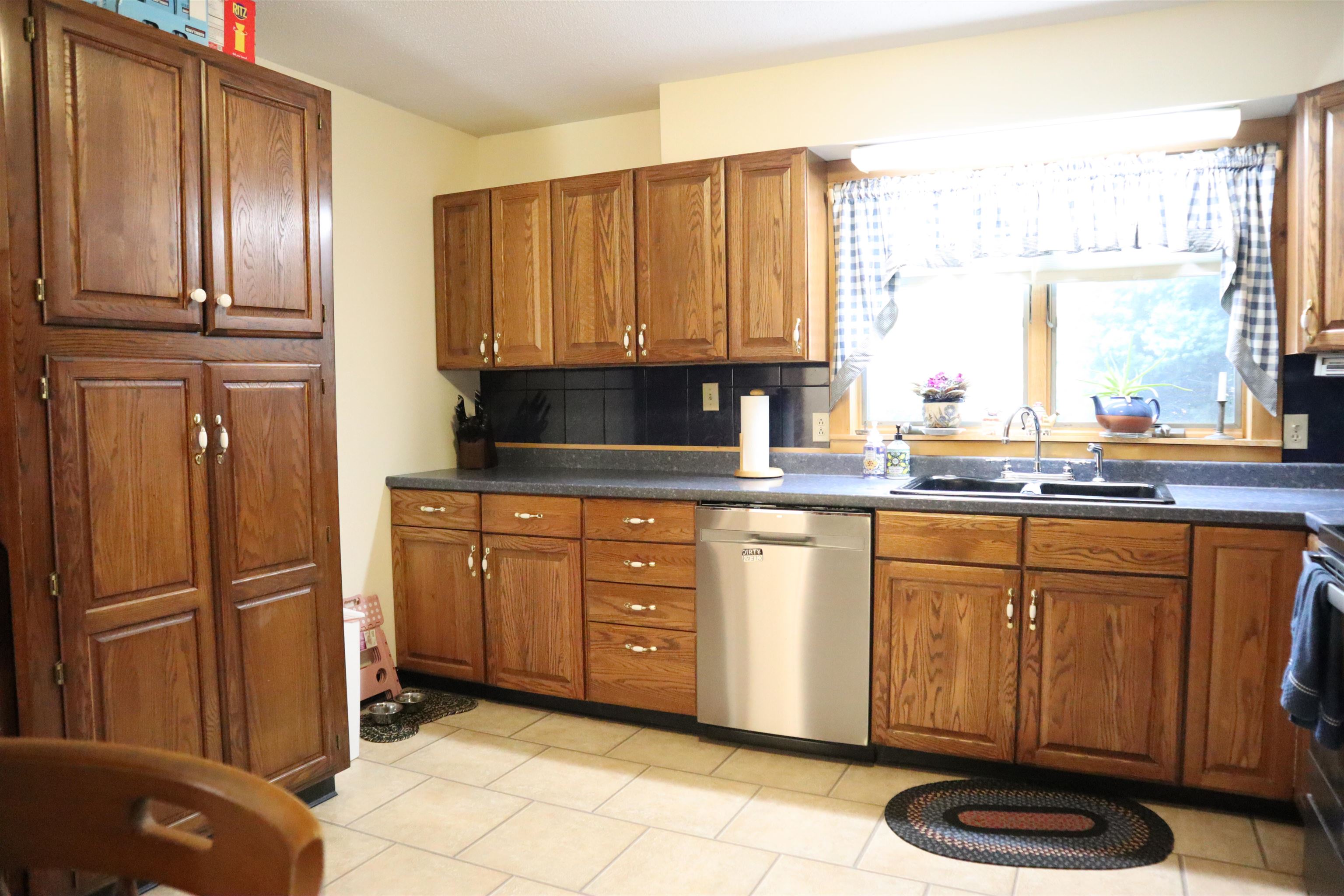 160 Mead Lane Property Photo 4