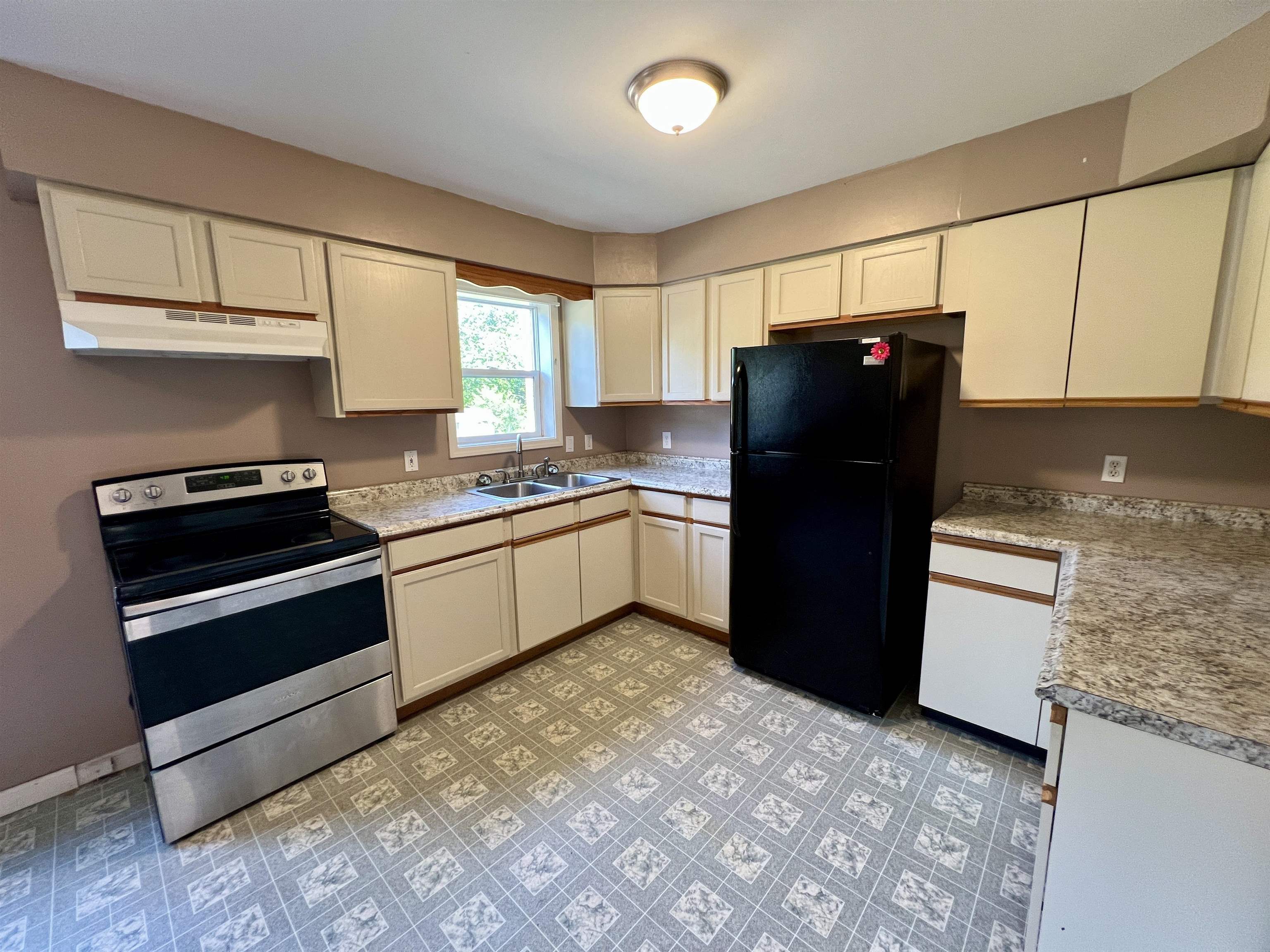 170 River Road Property Photo 7