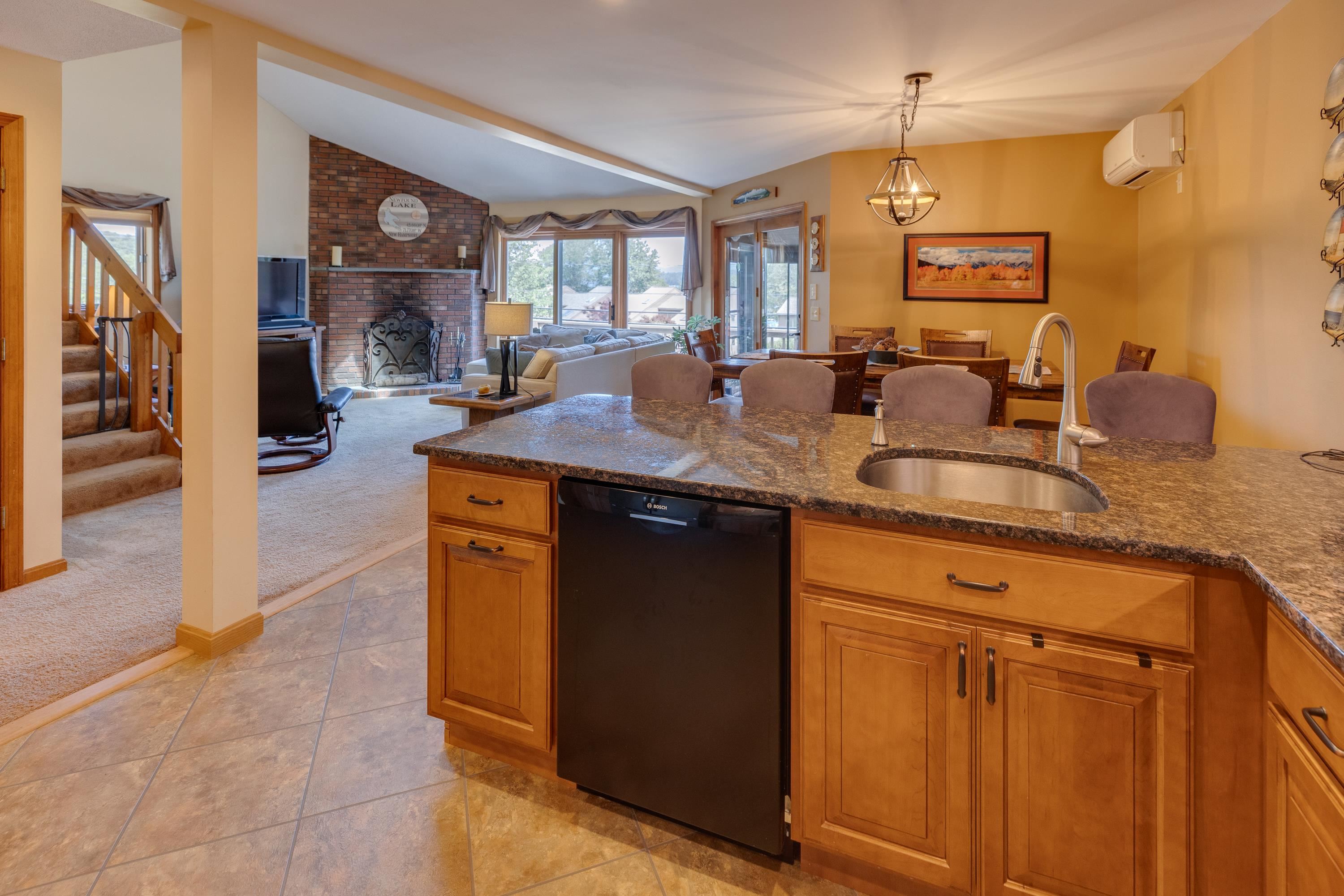 21 Woodbury Drive Property Photo 7