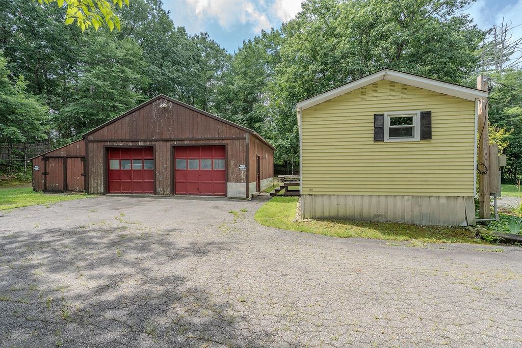 169 Calef Highway Property Photo 31
