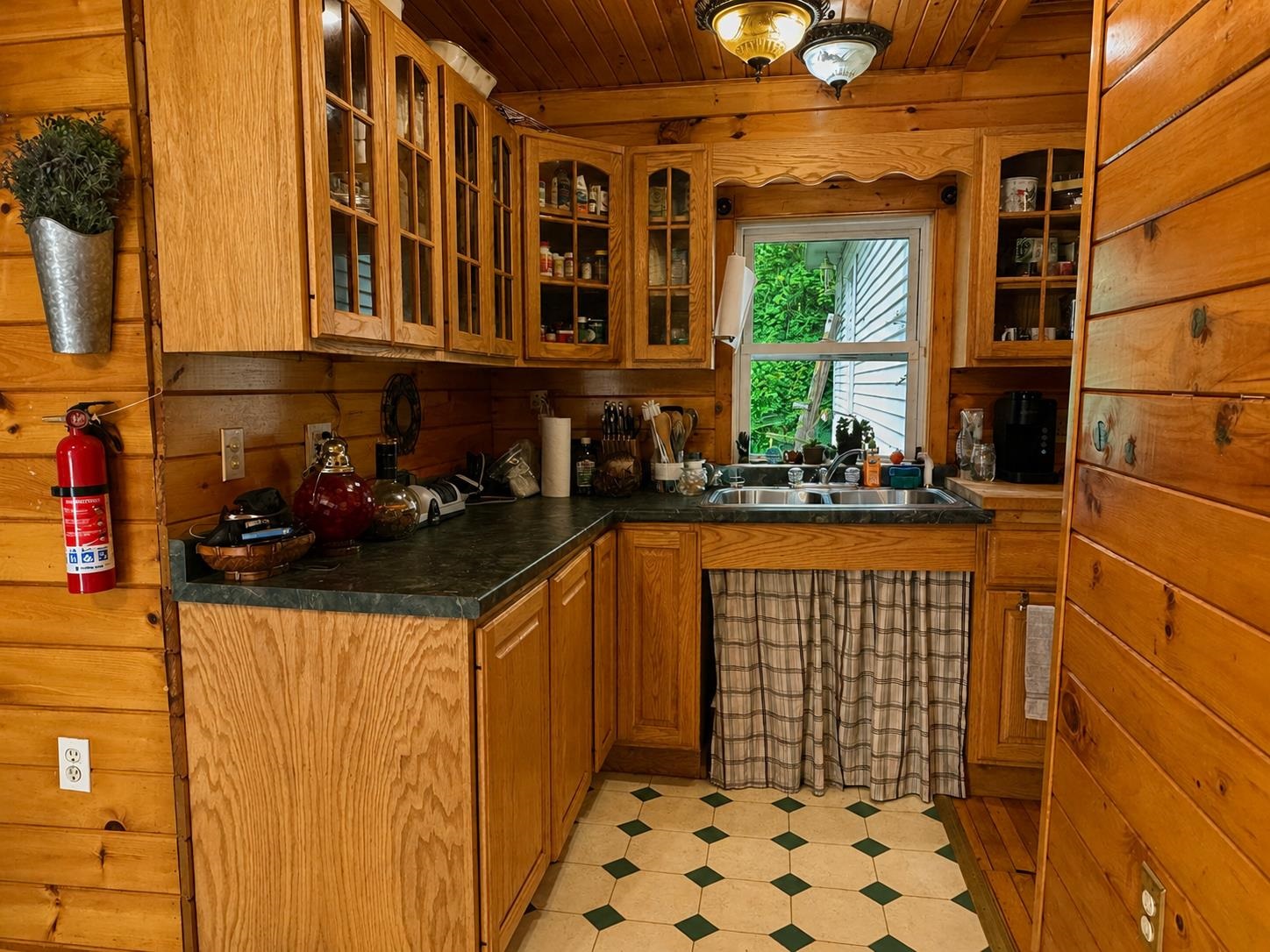 28 Cottage Street Property Photo 6