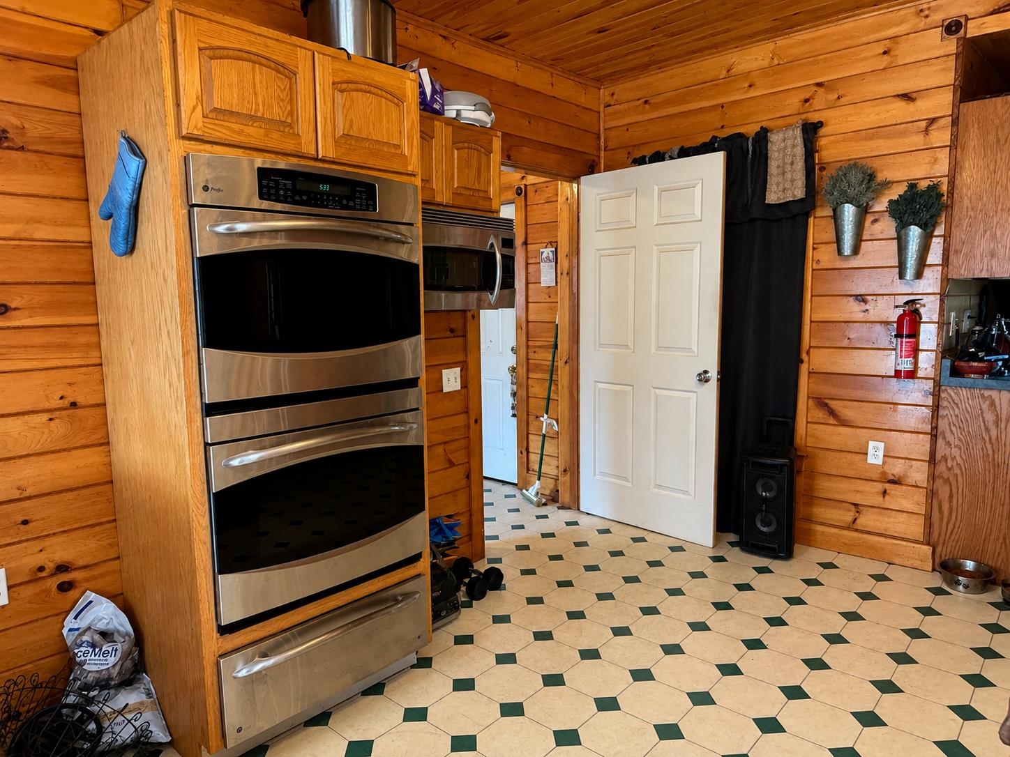 28 Cottage Street Property Photo 7