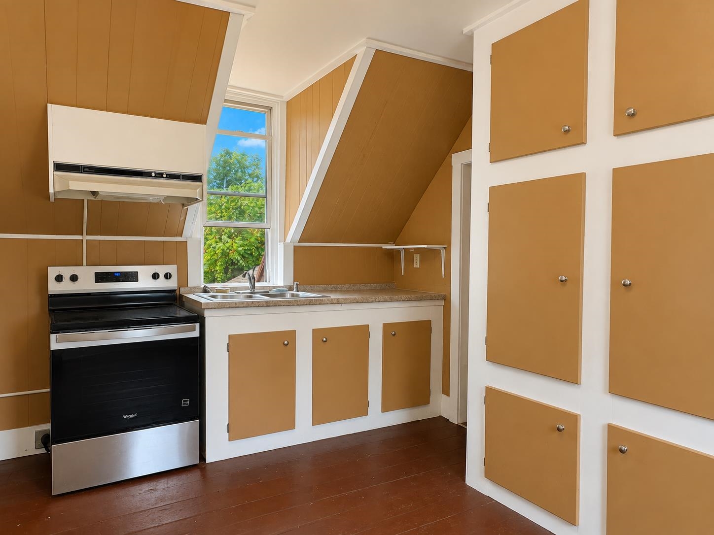 28 Cottage Street Property Photo 17