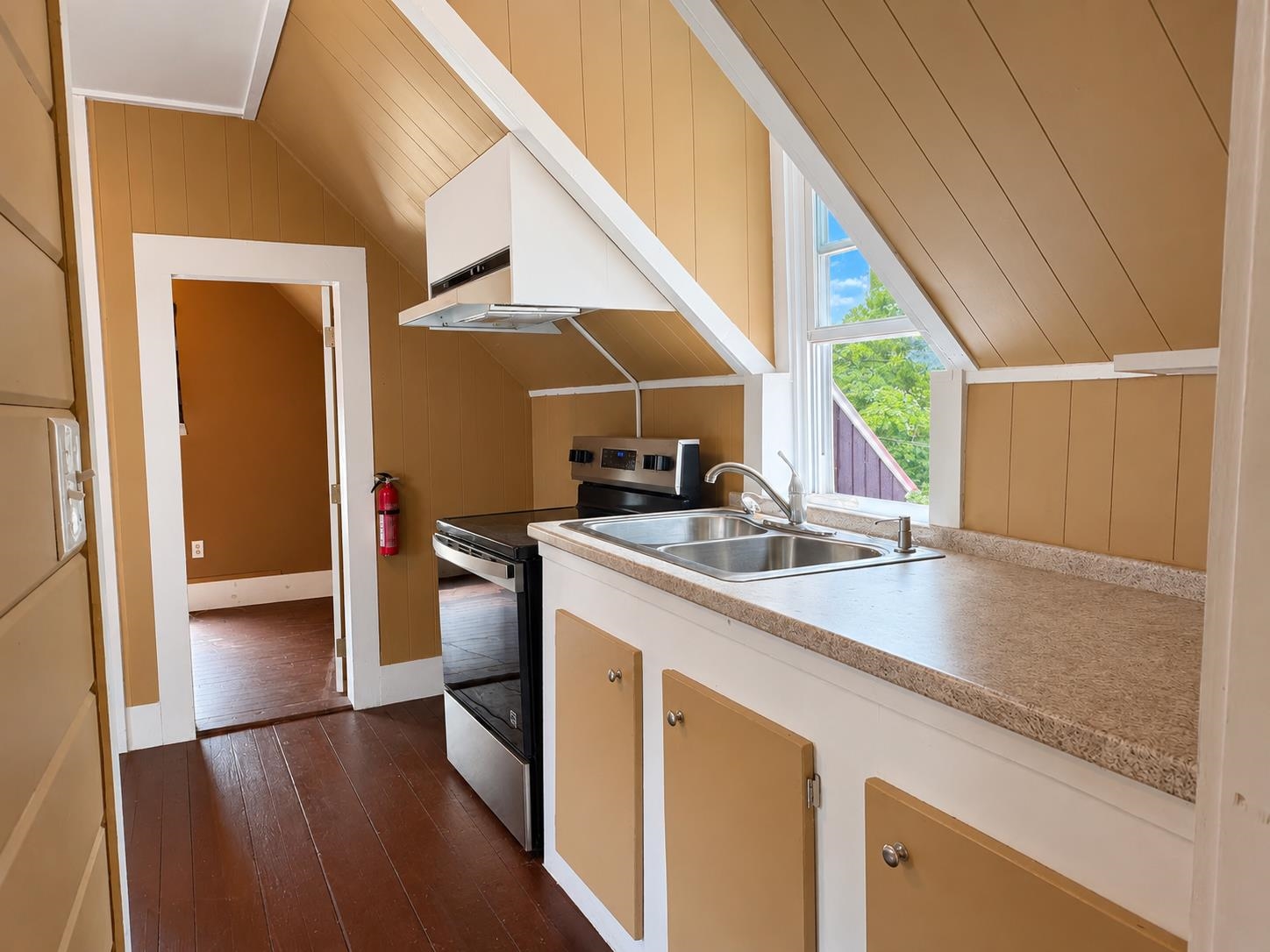 28 Cottage Street Property Photo 18