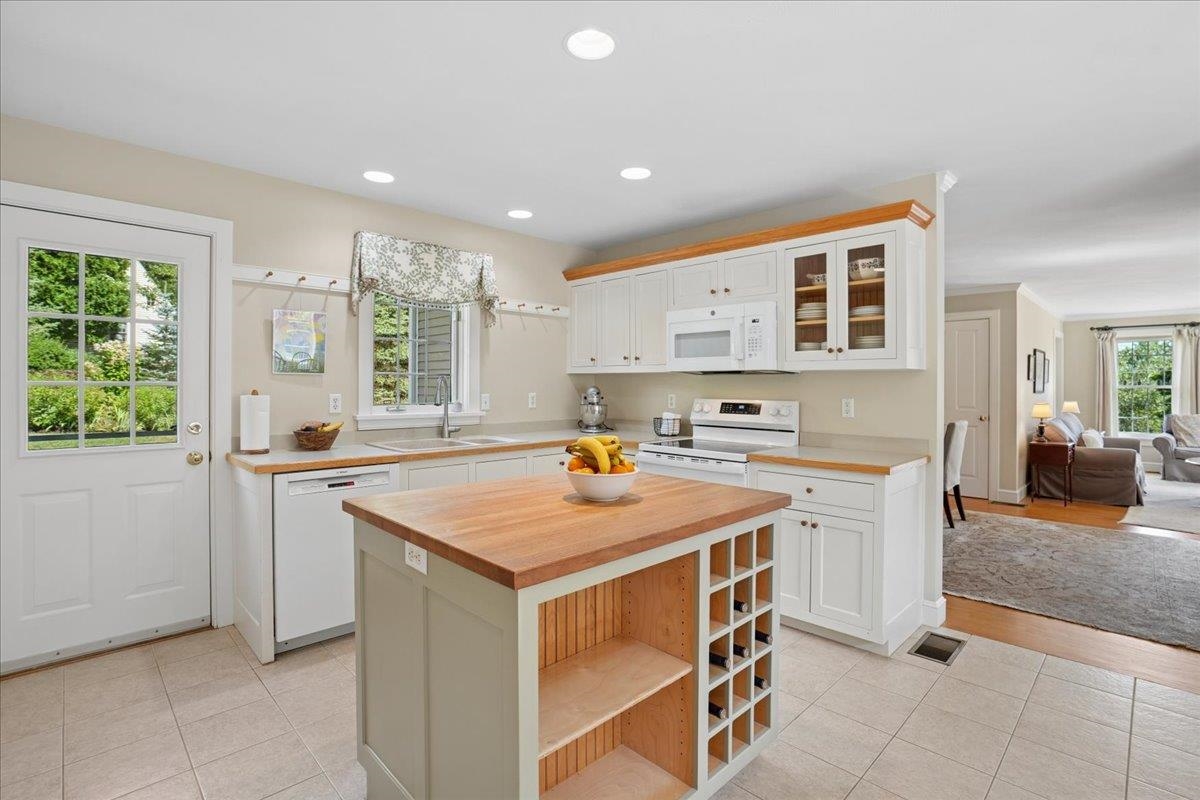 343 N Amherst Road Property Photo 18