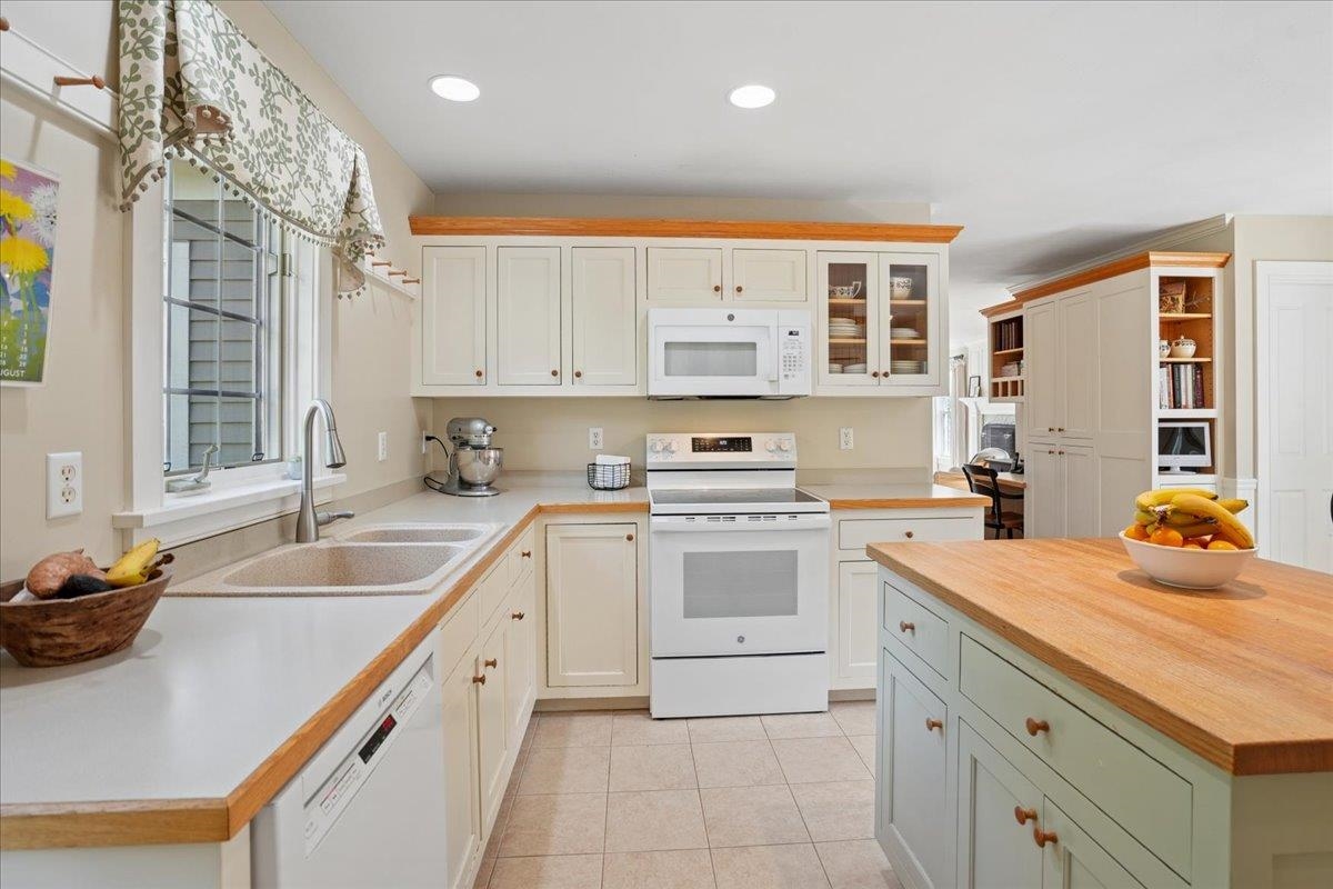 343 N Amherst Road Property Photo 21