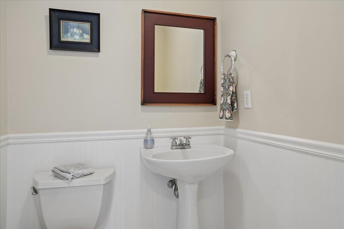 343 N Amherst Road Property Photo 26