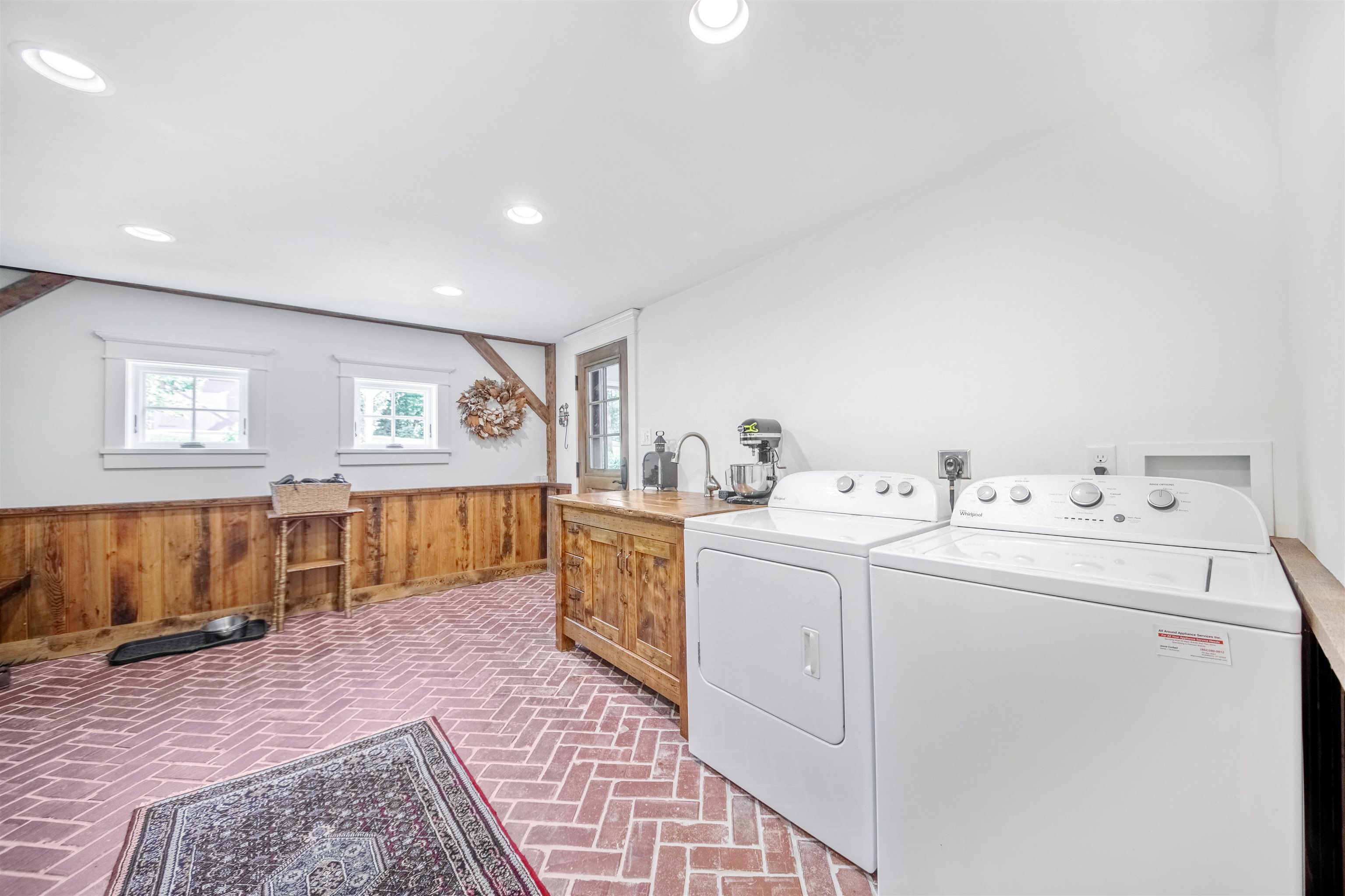 75 Handle Road Property Photo 37