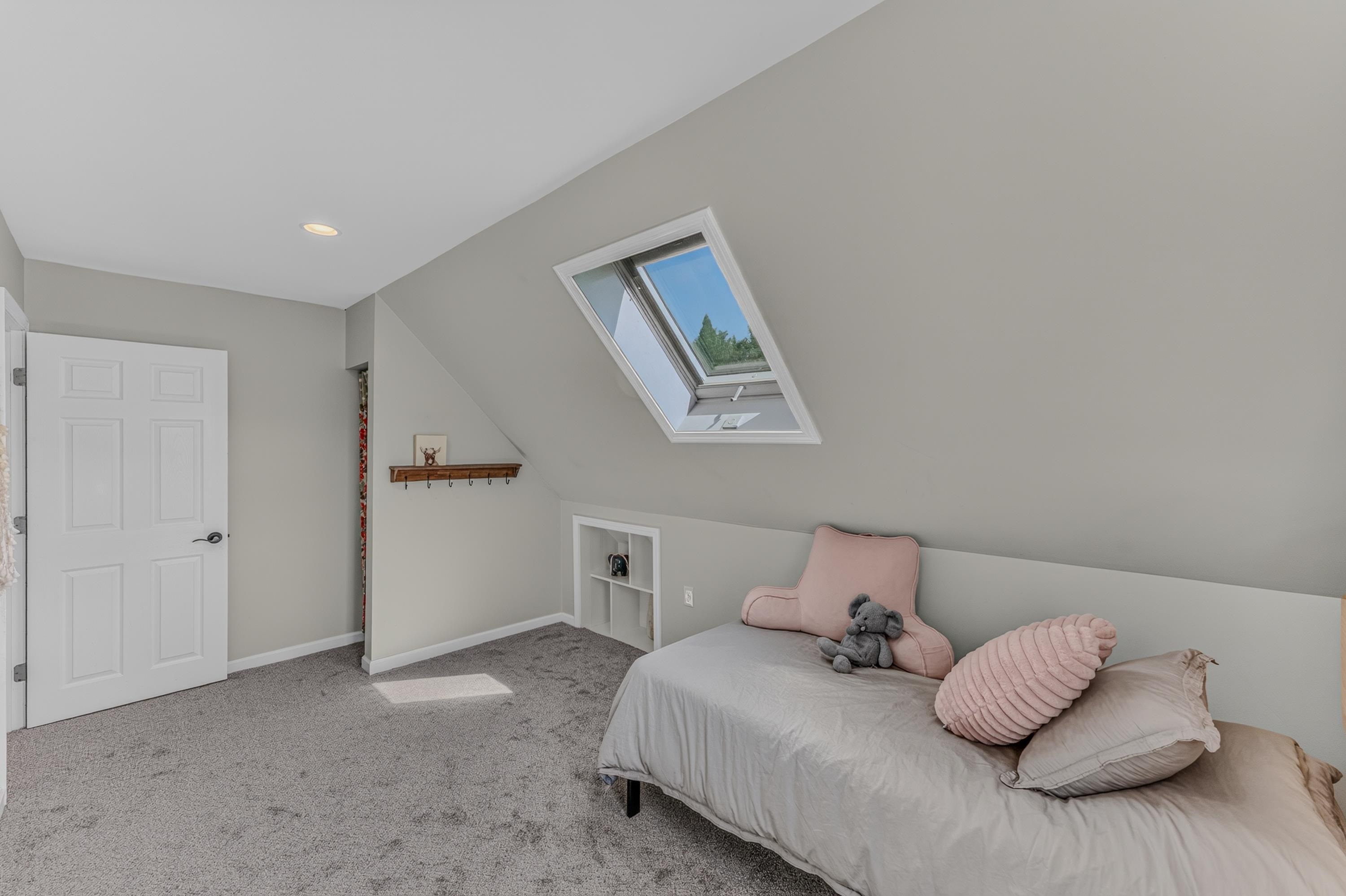 281 Oak Hill Avenue Property Photo 37