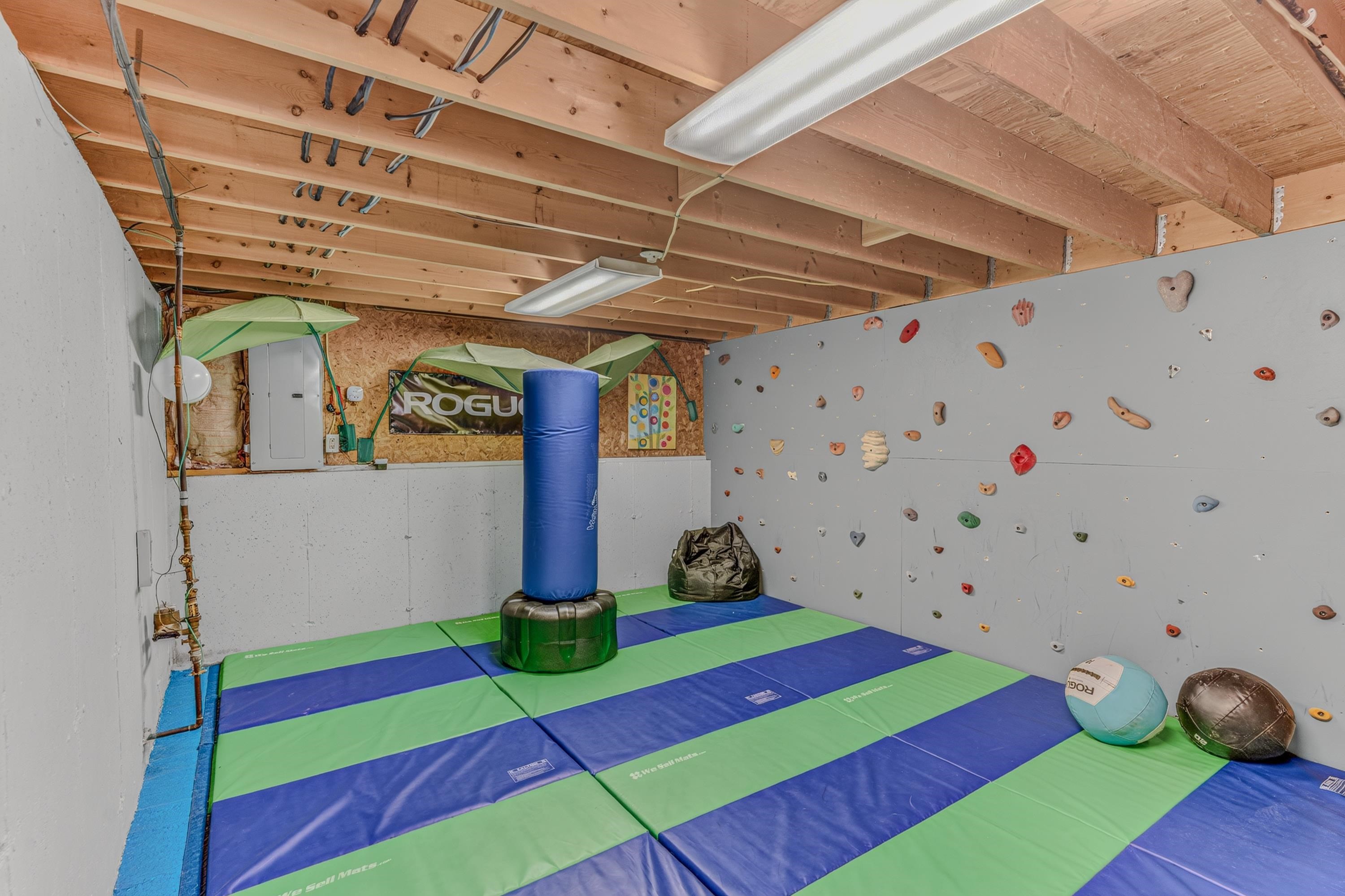 281 Oak Hill Avenue Property Photo 42