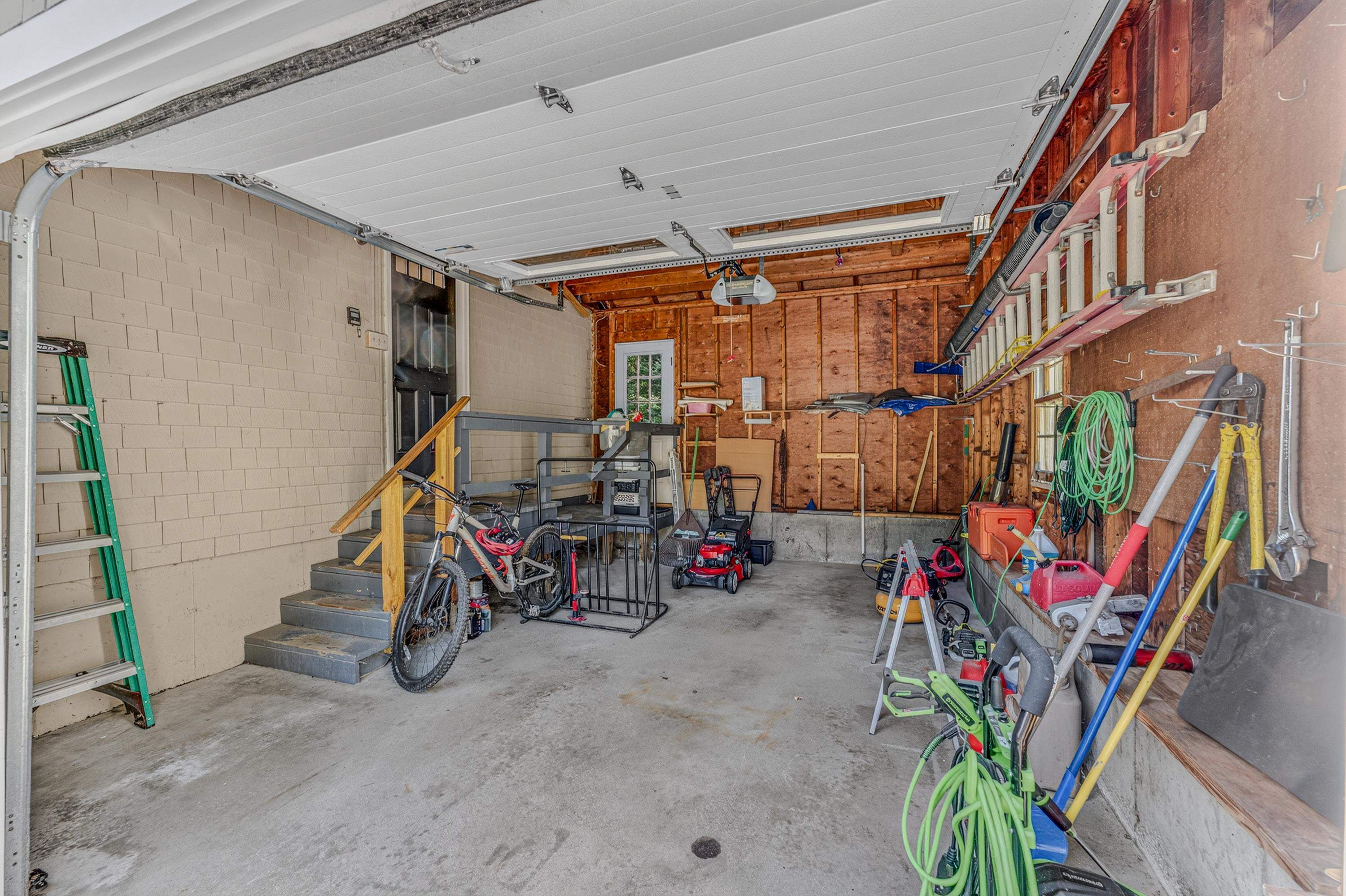 281 Oak Hill Avenue Property Photo 50
