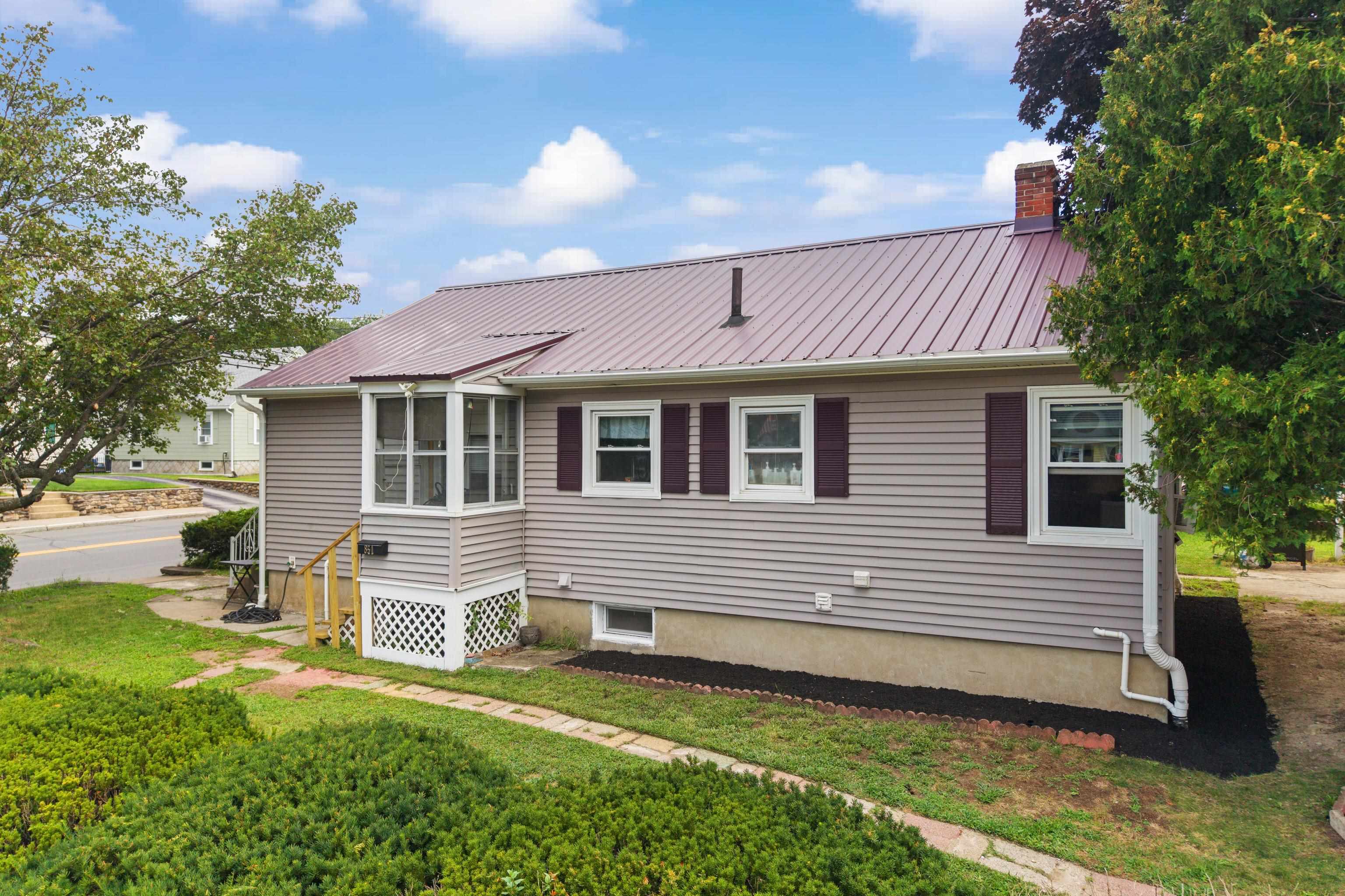 851 Cilley Road Property Photo 4