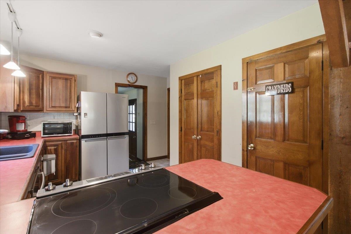 21 Russett Drive Property Photo 12