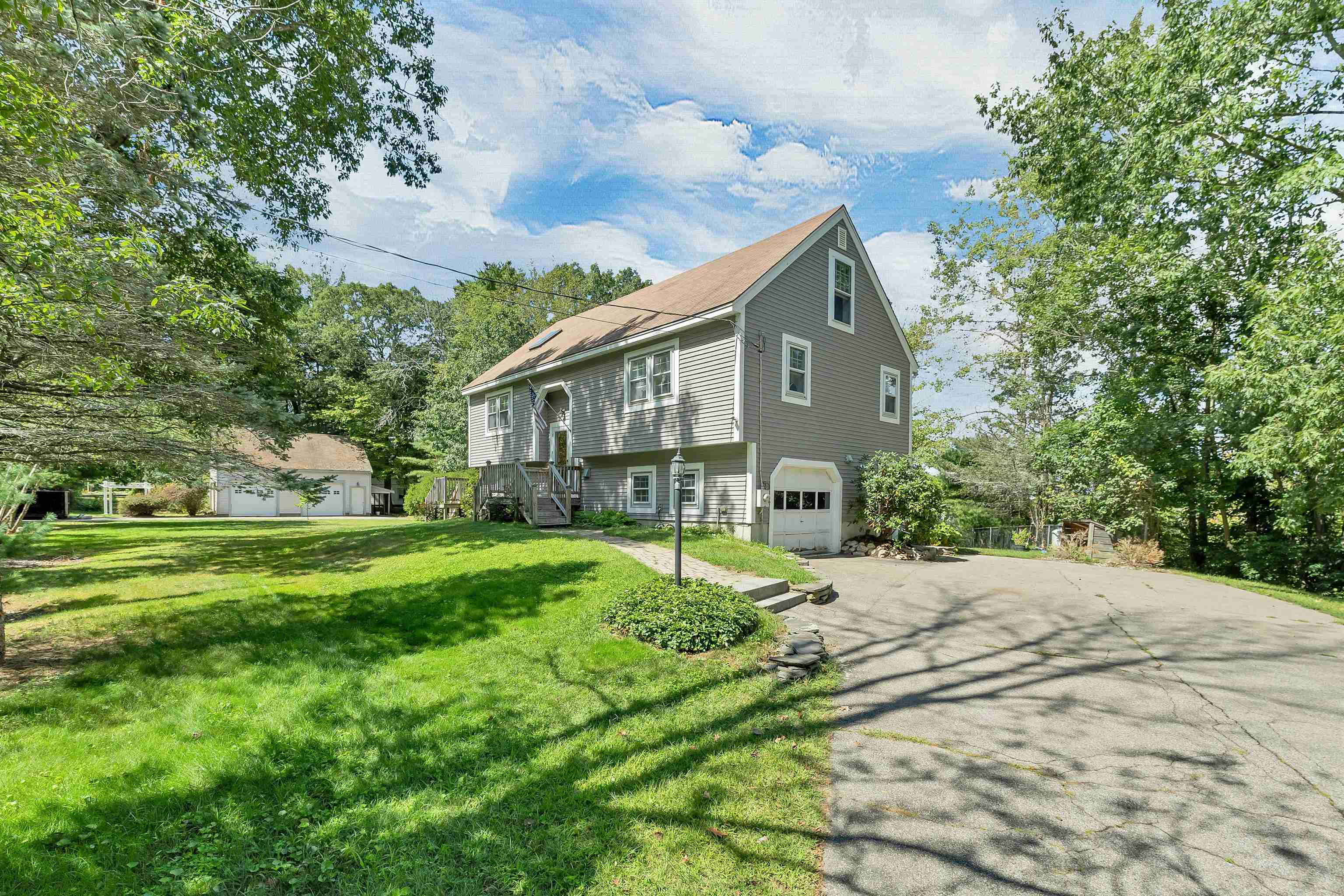 470 Banfield Road Property Photo 1