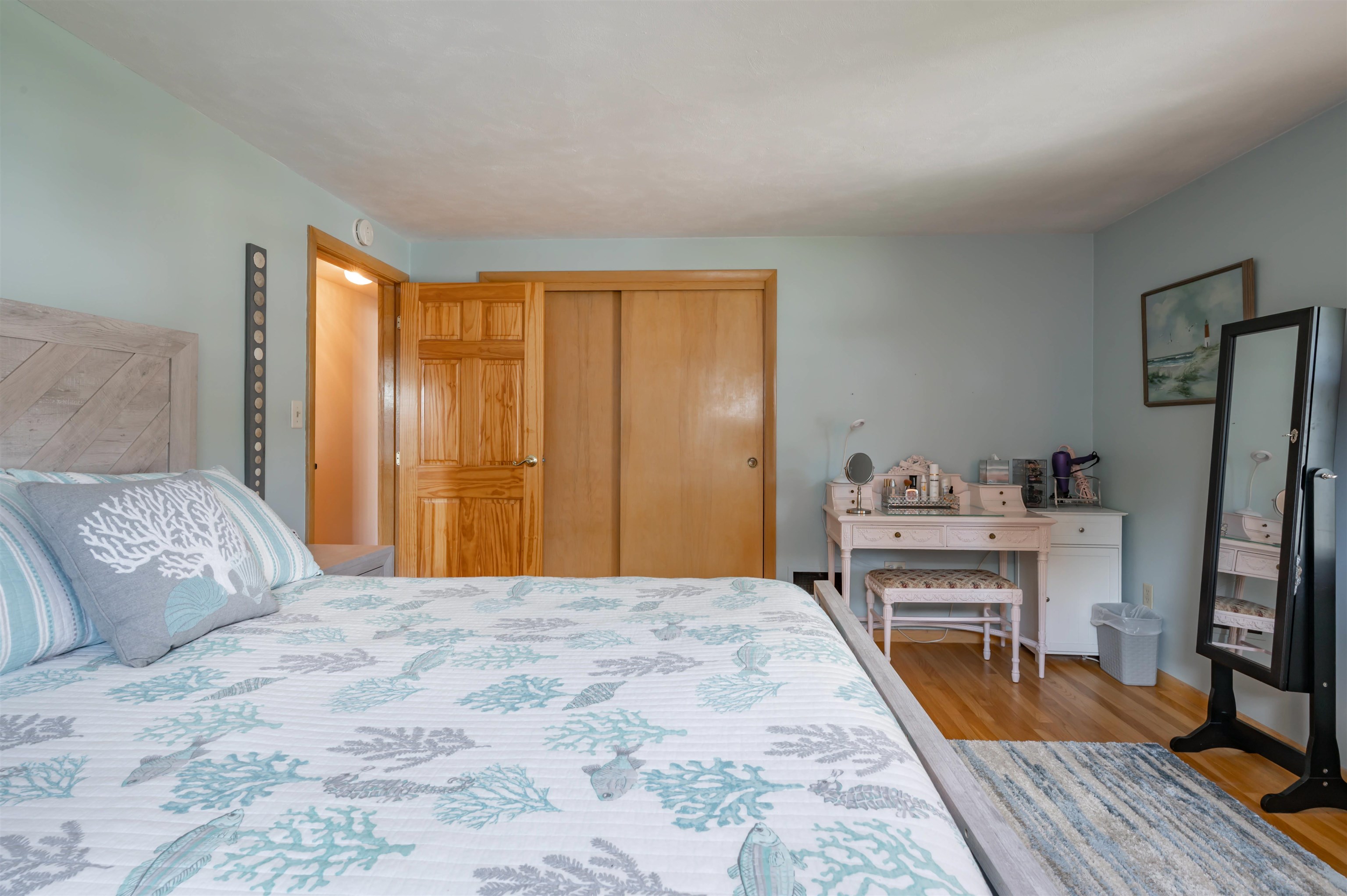 565 Vinton Street Property Photo 13