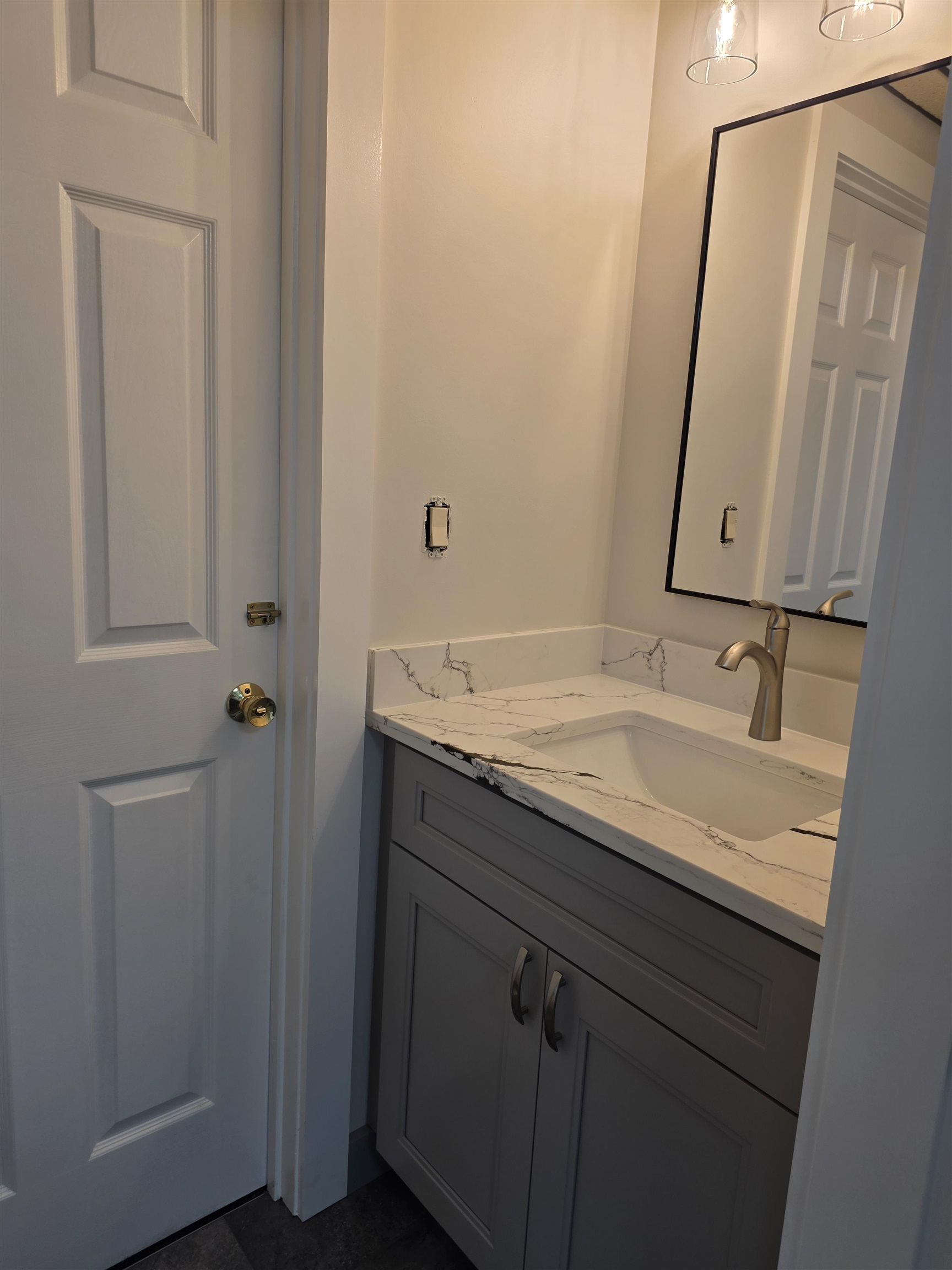 8 Centre Street Property Photo 24