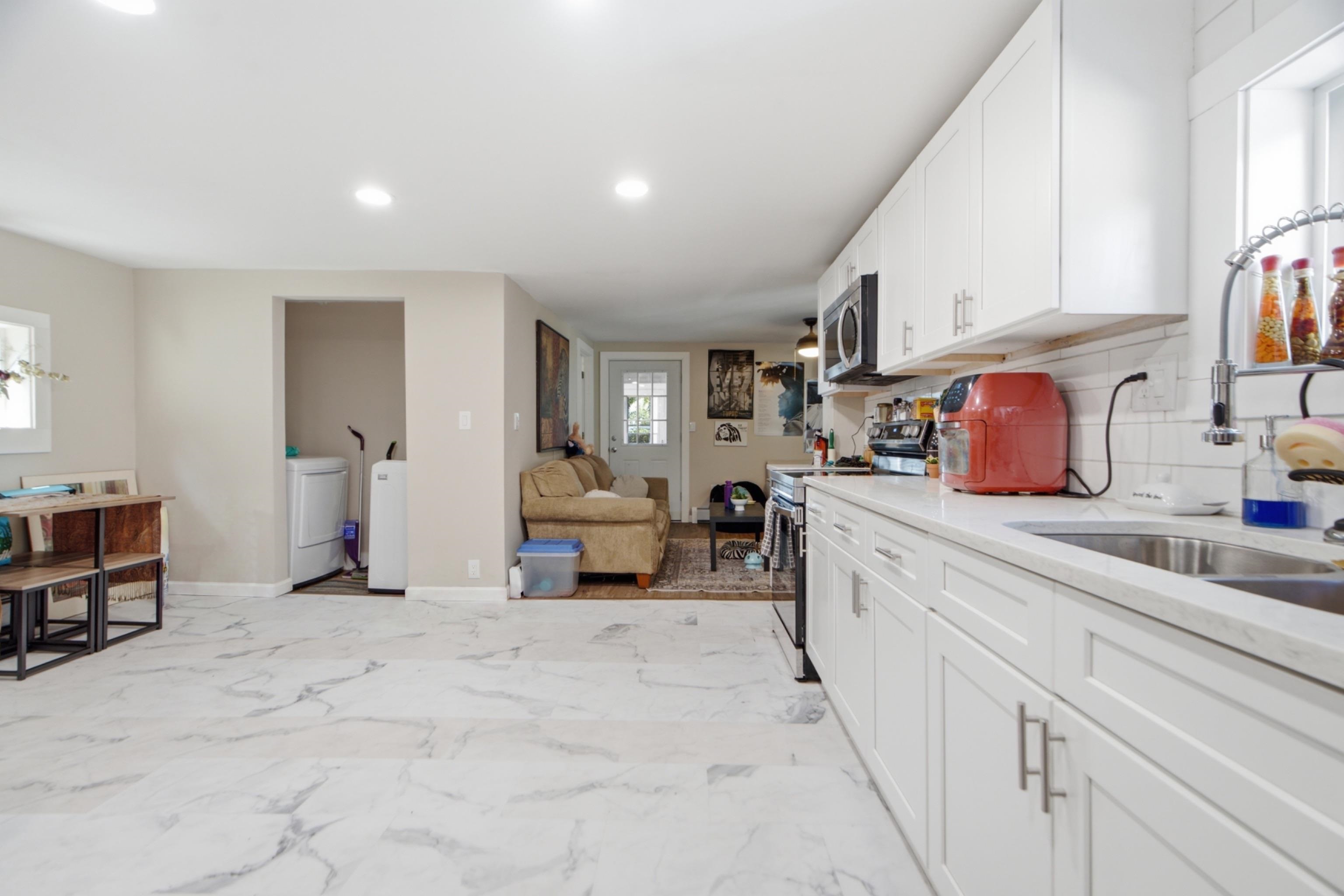 244 North Champlain Street Property Photo 7