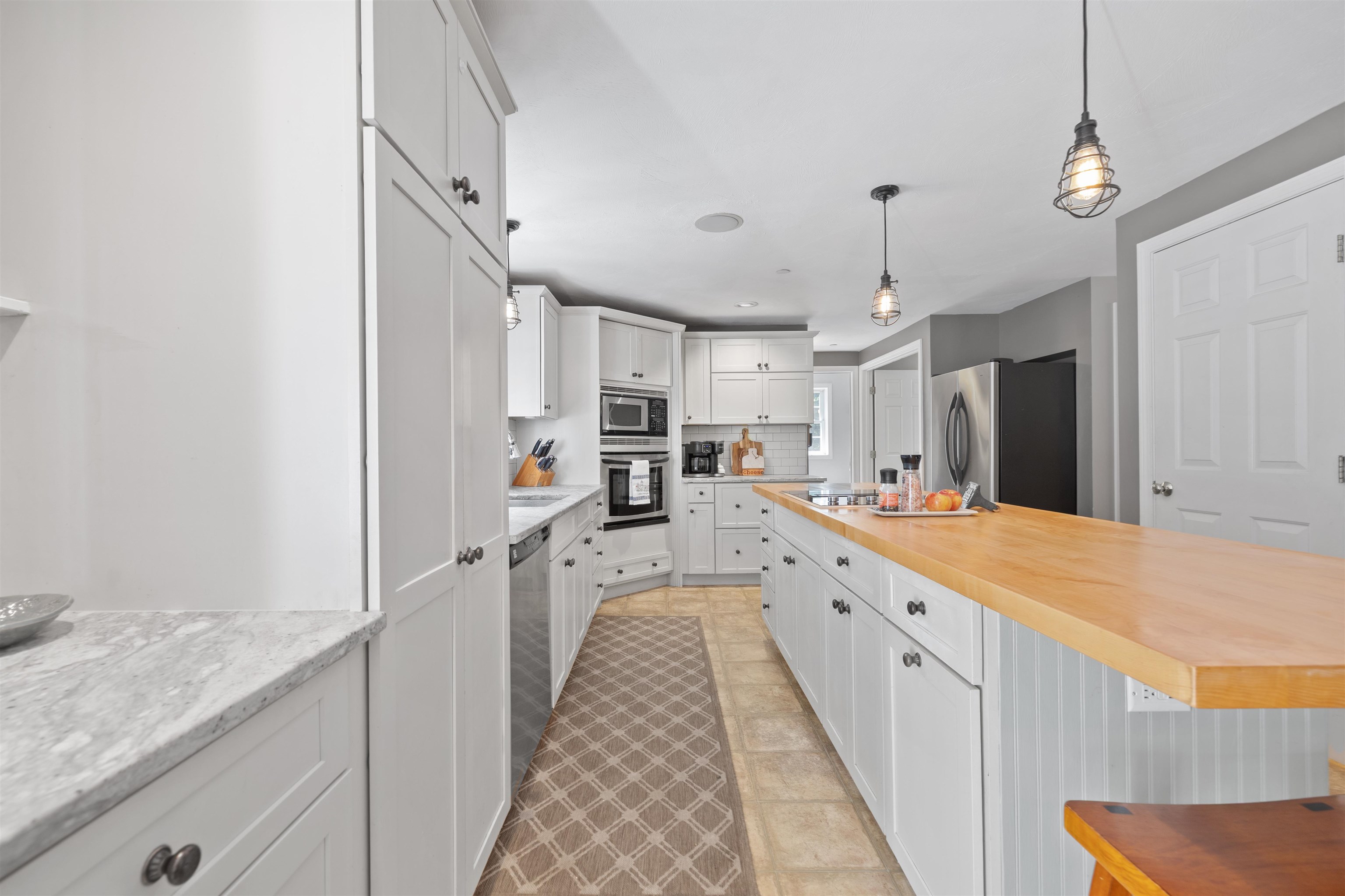 15 Hills Road Property Photo 4