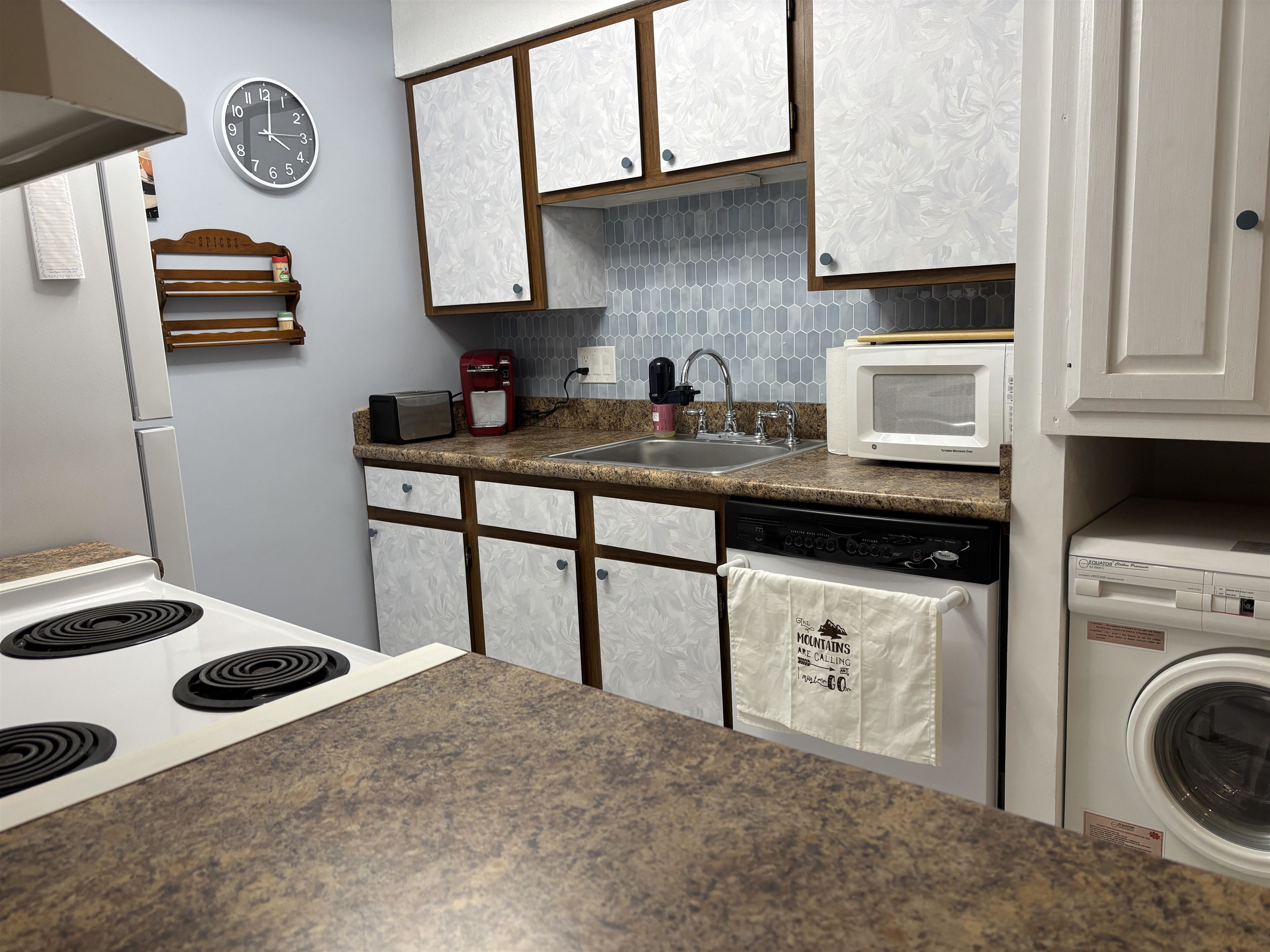 18 Windsor Hill Way Property Photo 8
