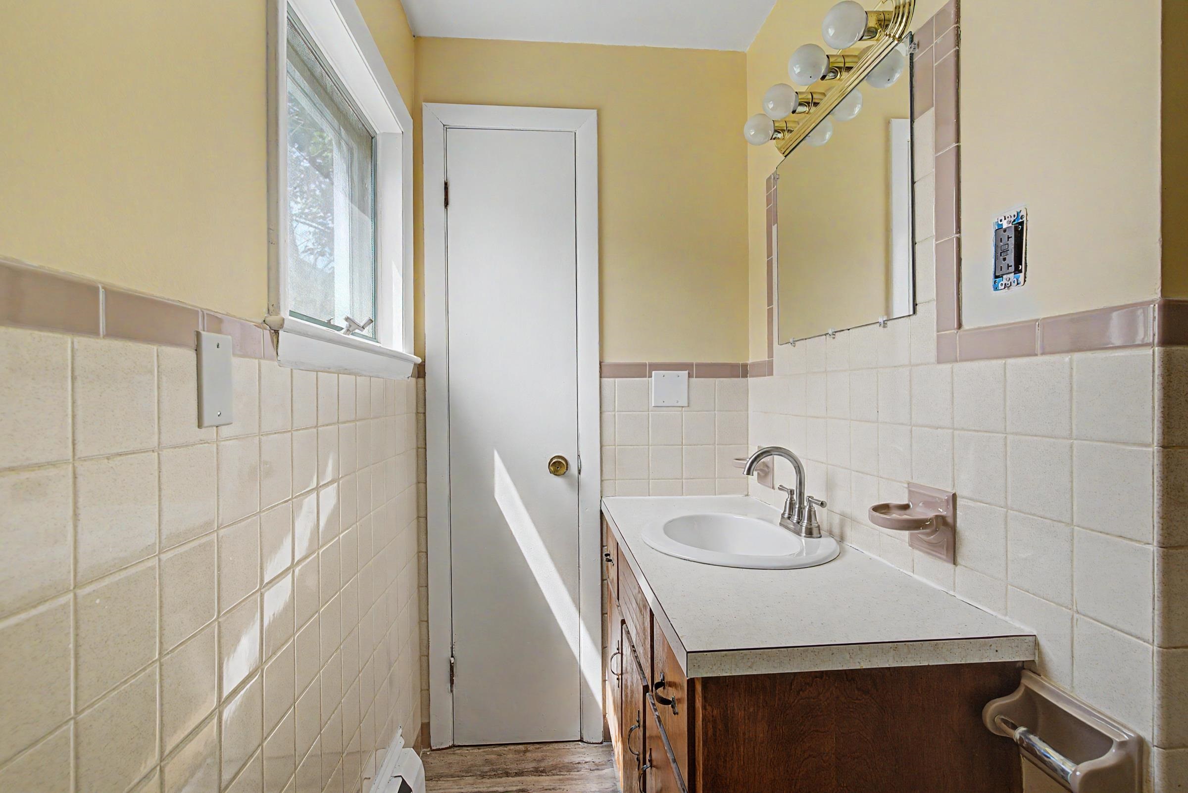 257 Main Street Property Photo 10