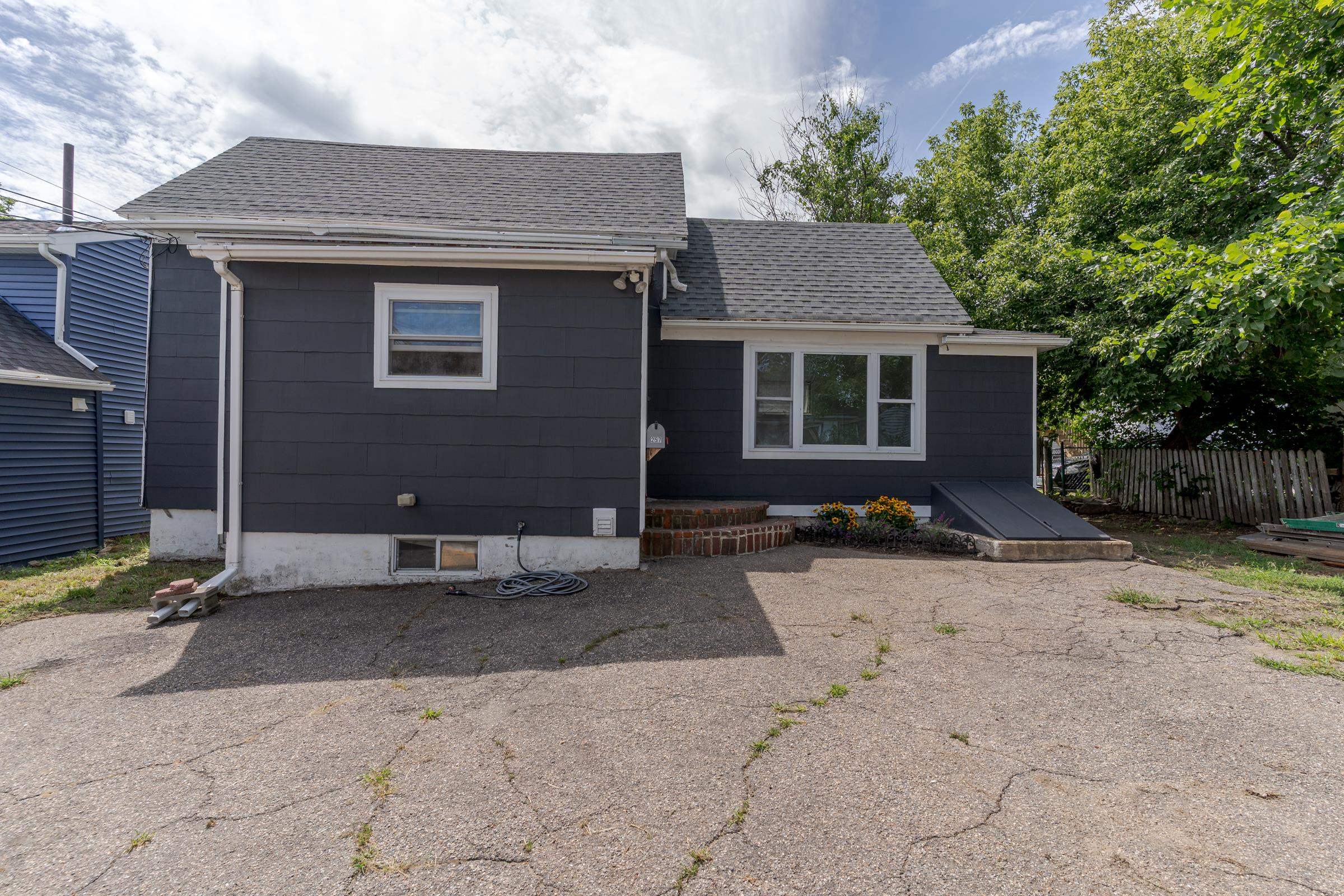 257 Main Street Property Photo 17
