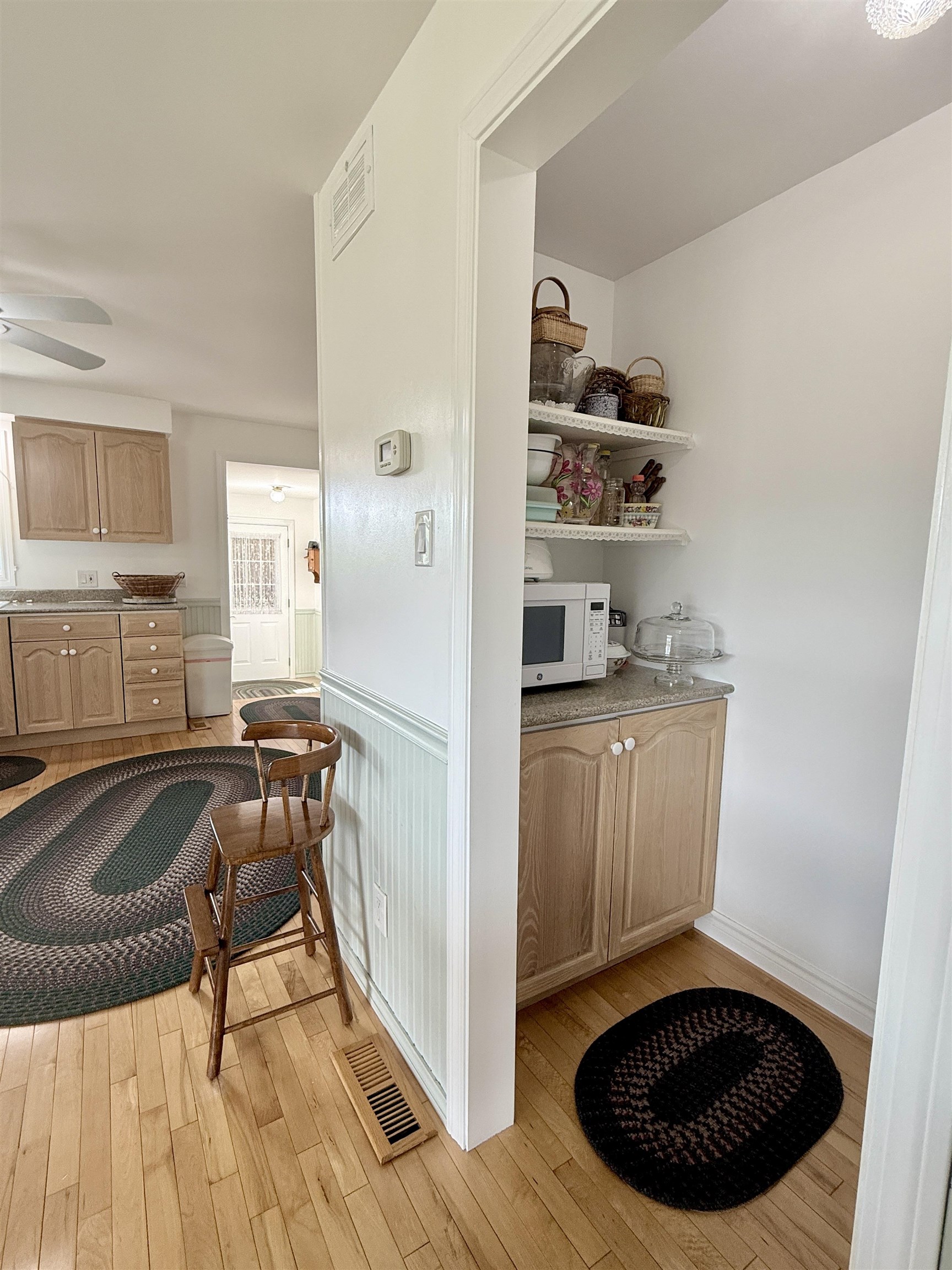 864 West Main Street Property Photo 14