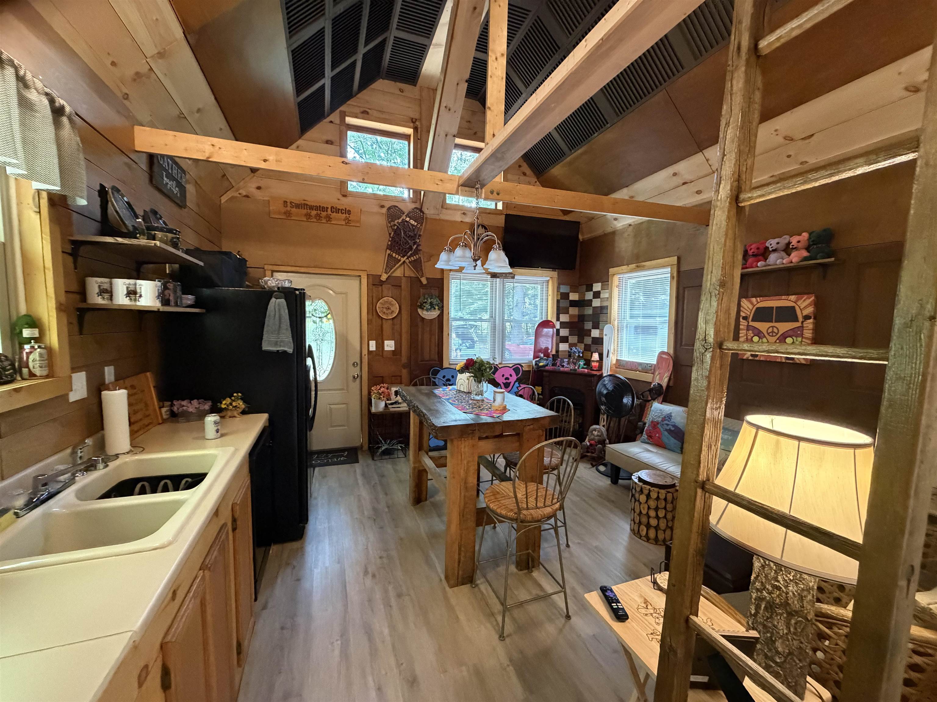 8 Swiftwater Circle Property Photo 11