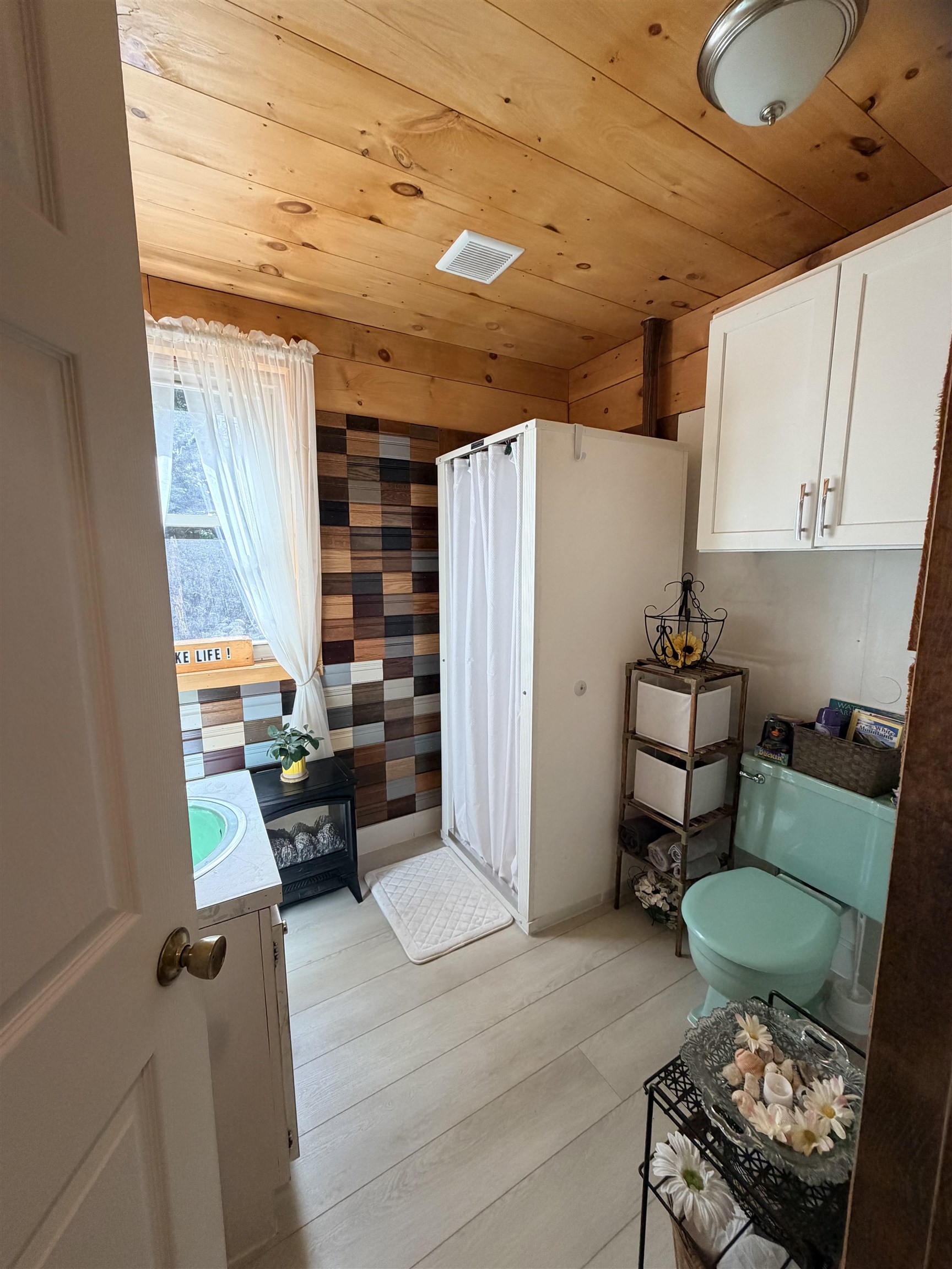 8 Swiftwater Circle Property Photo 13