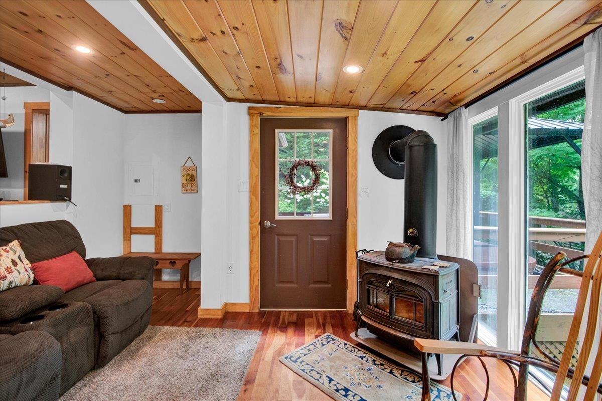 1229 Mason Hill North Property Photo 4