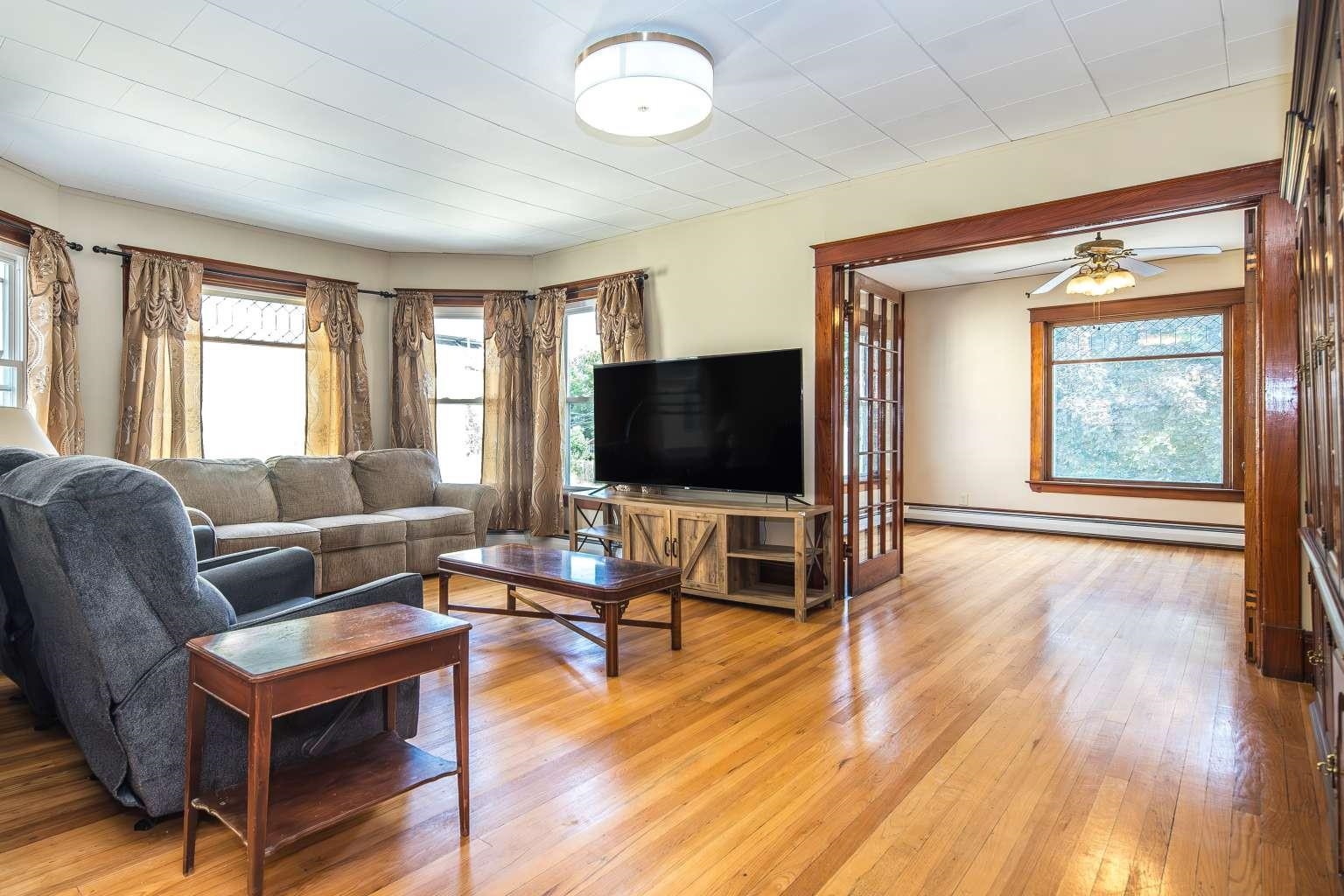 209 State Street Property Photo 5