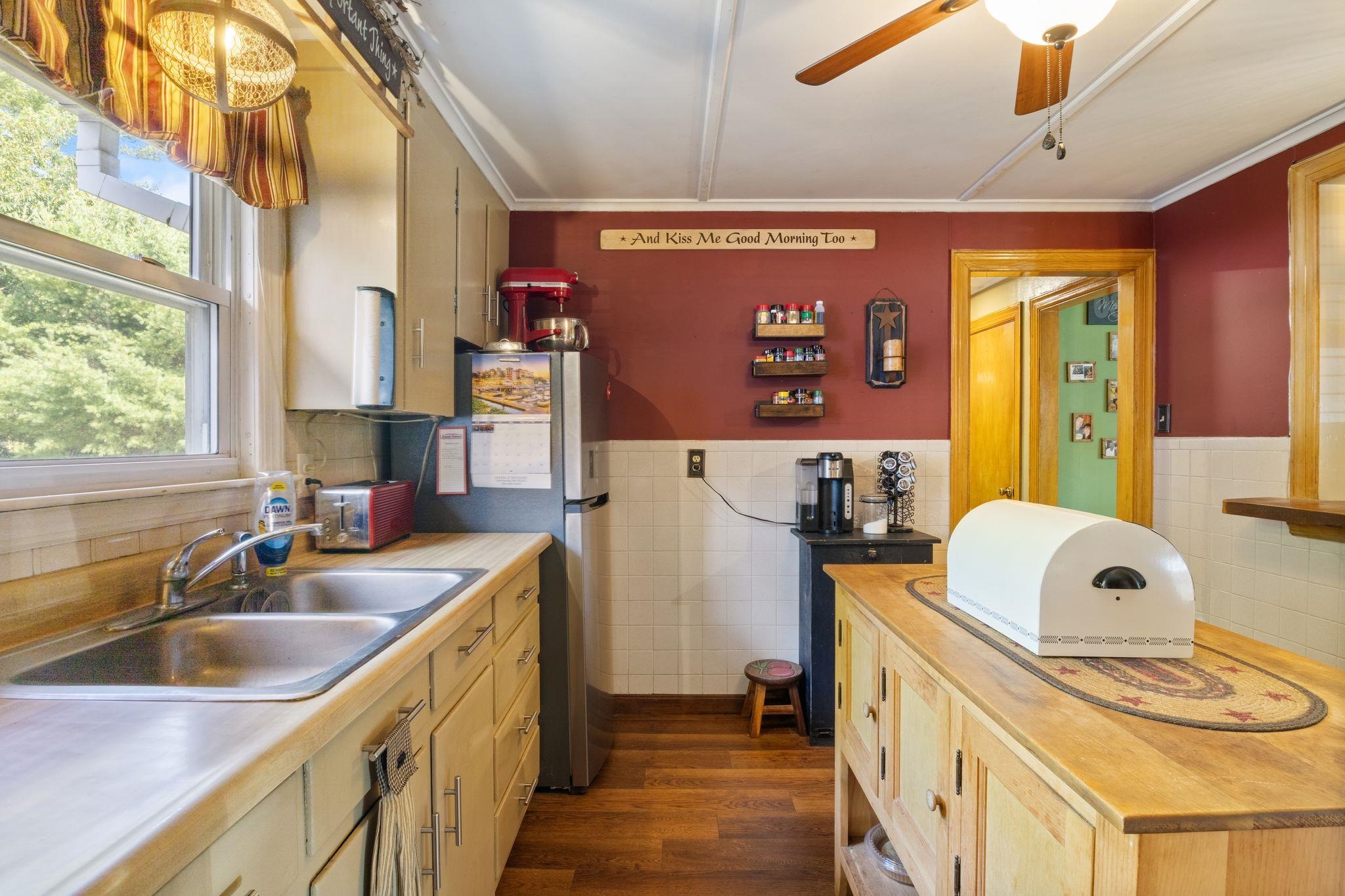 19 Cross Road Property Photo 13