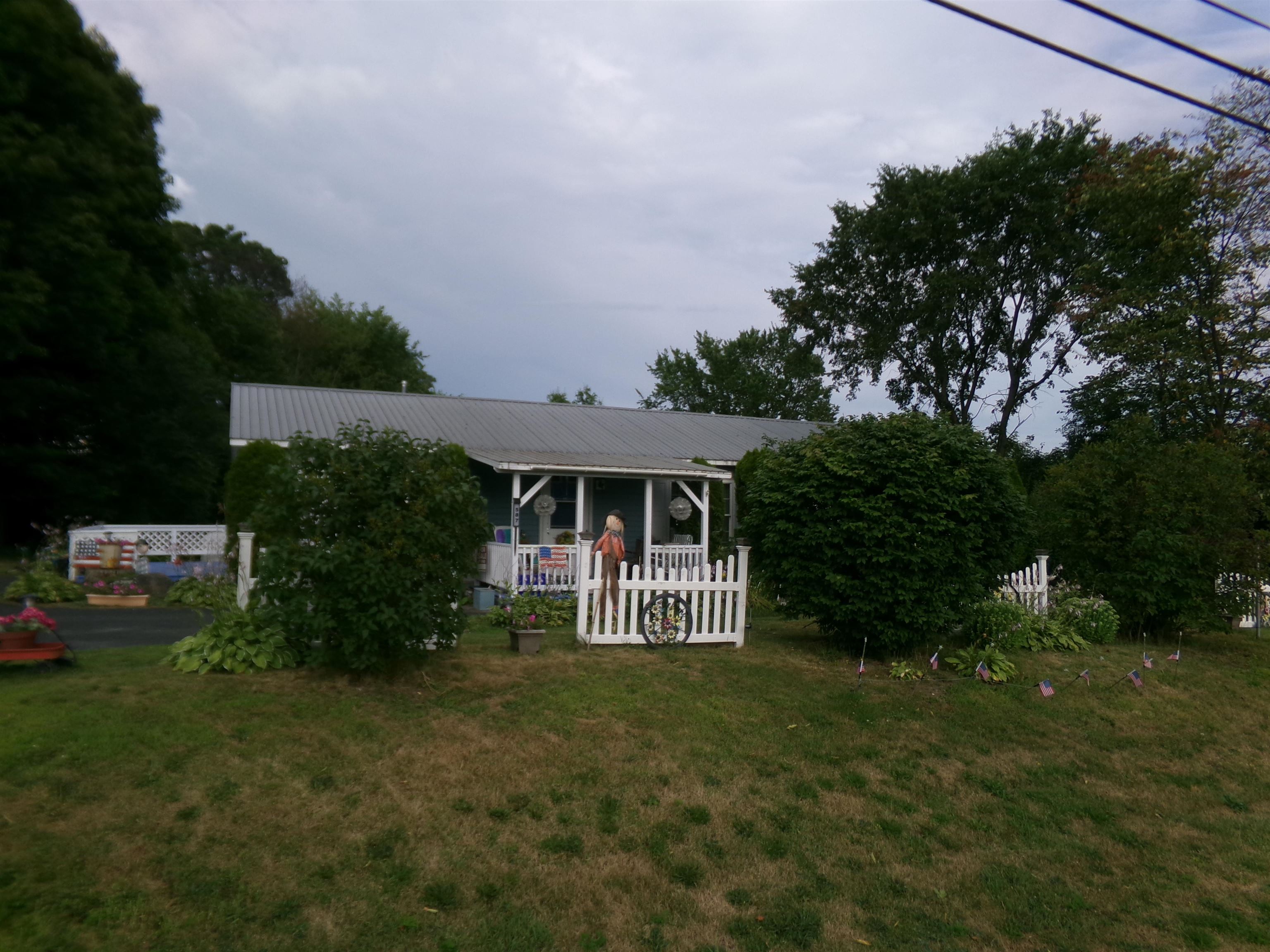 587 St. Albans Road Property Photo 8