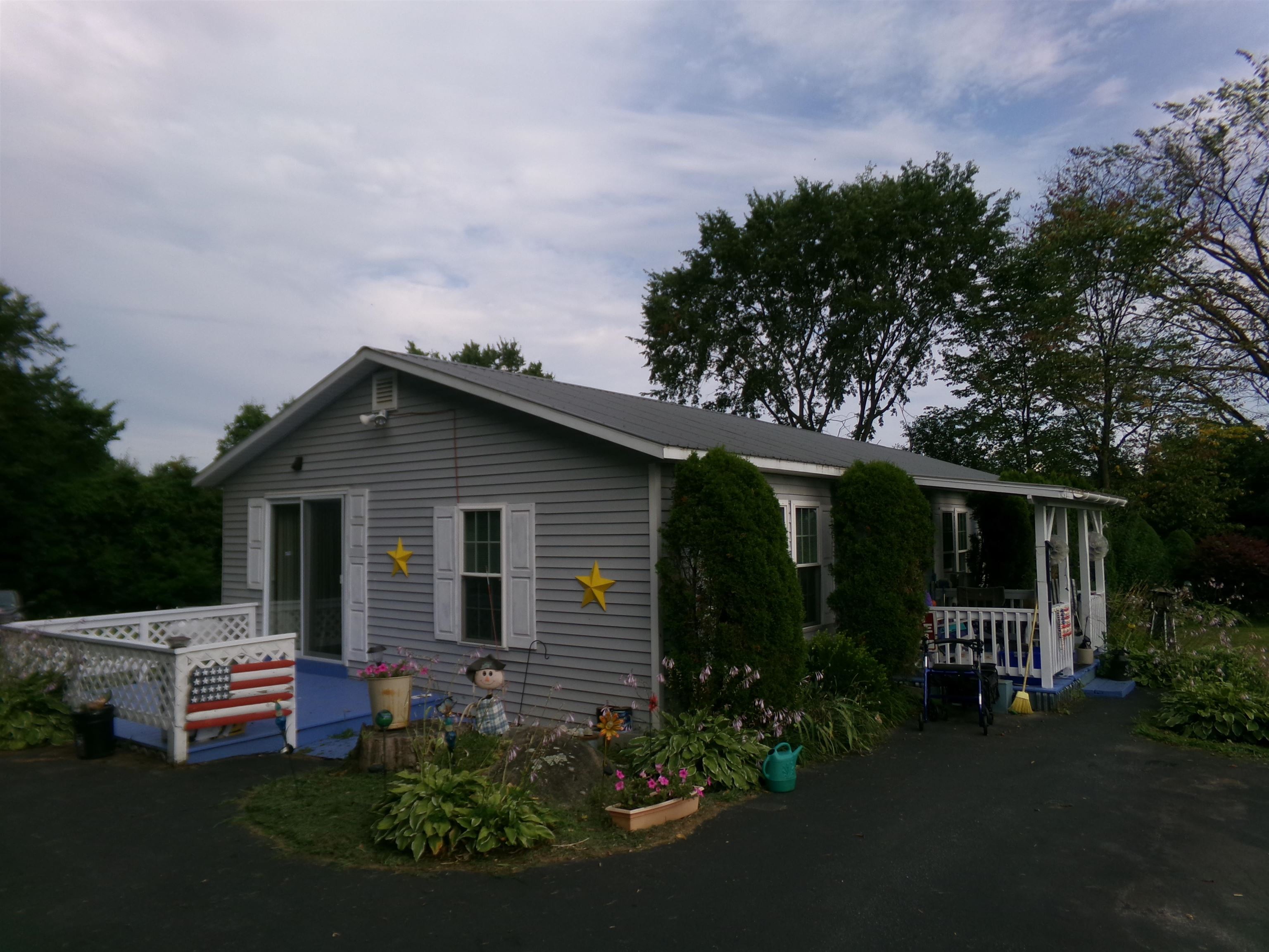 587 St. Albans Road Property Photo 13