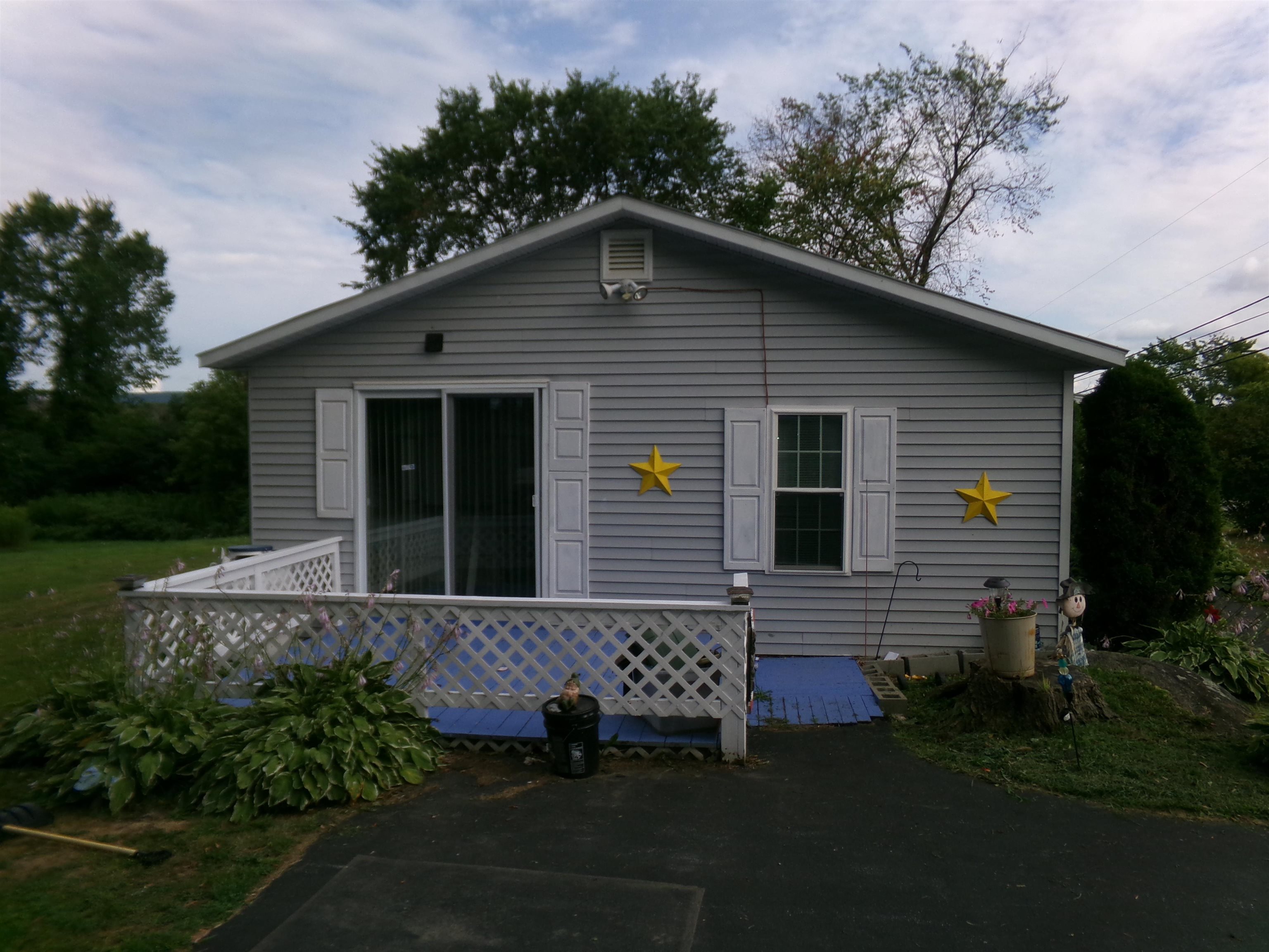 587 St. Albans Road Property Photo 14