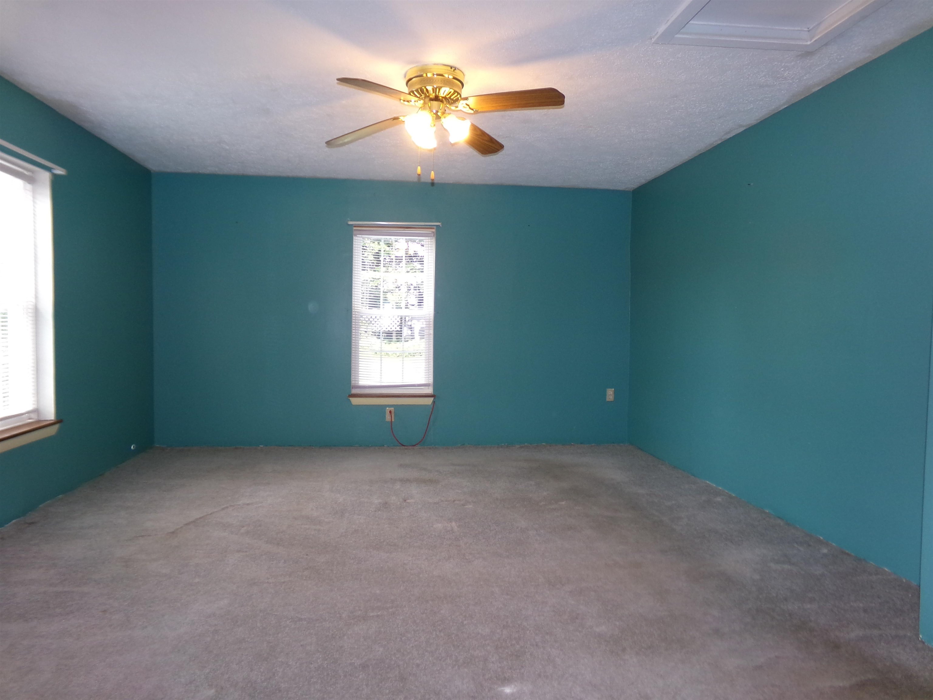 587 St. Albans Road Property Photo 18