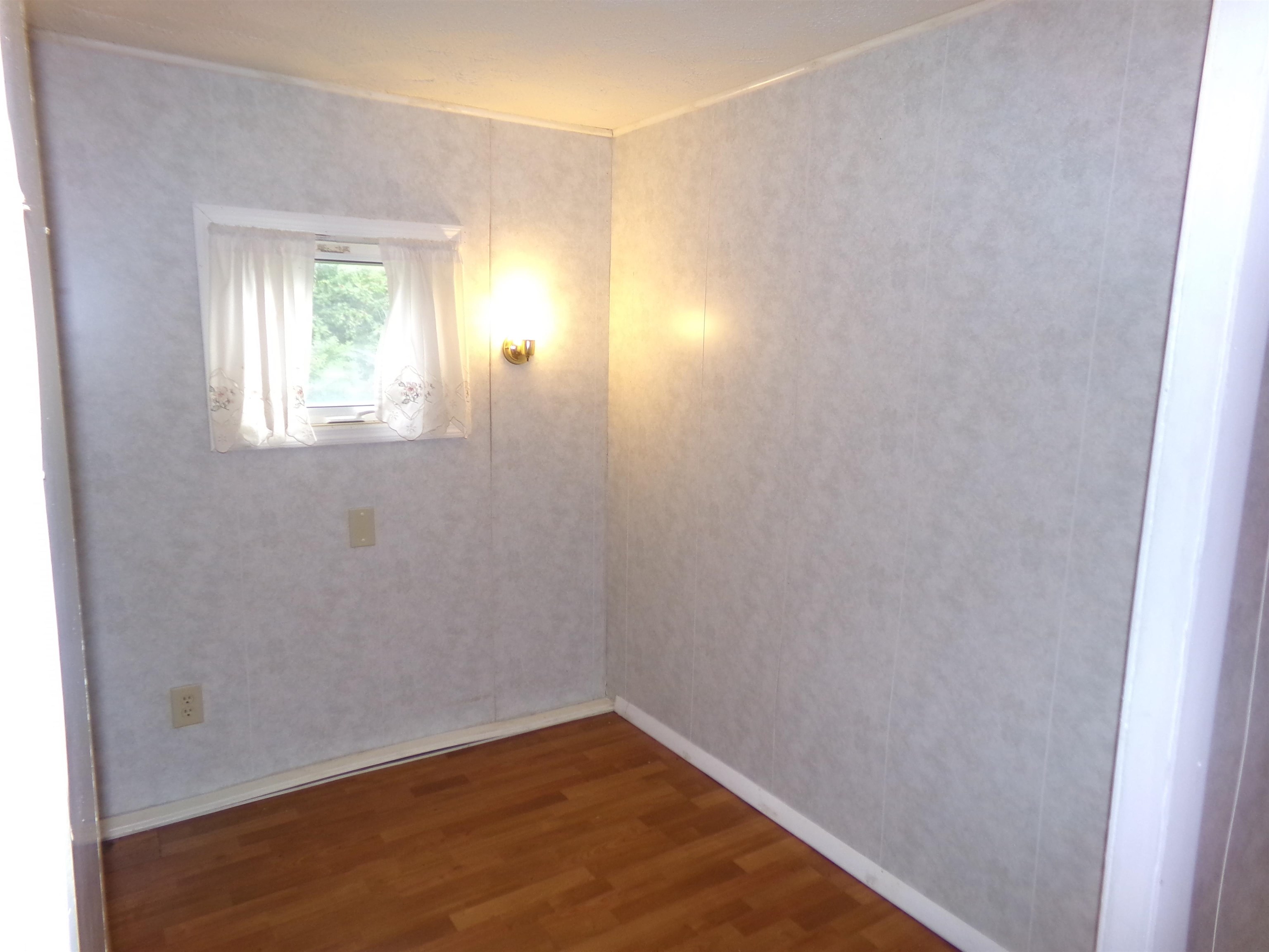 587 St. Albans Road Property Photo 22