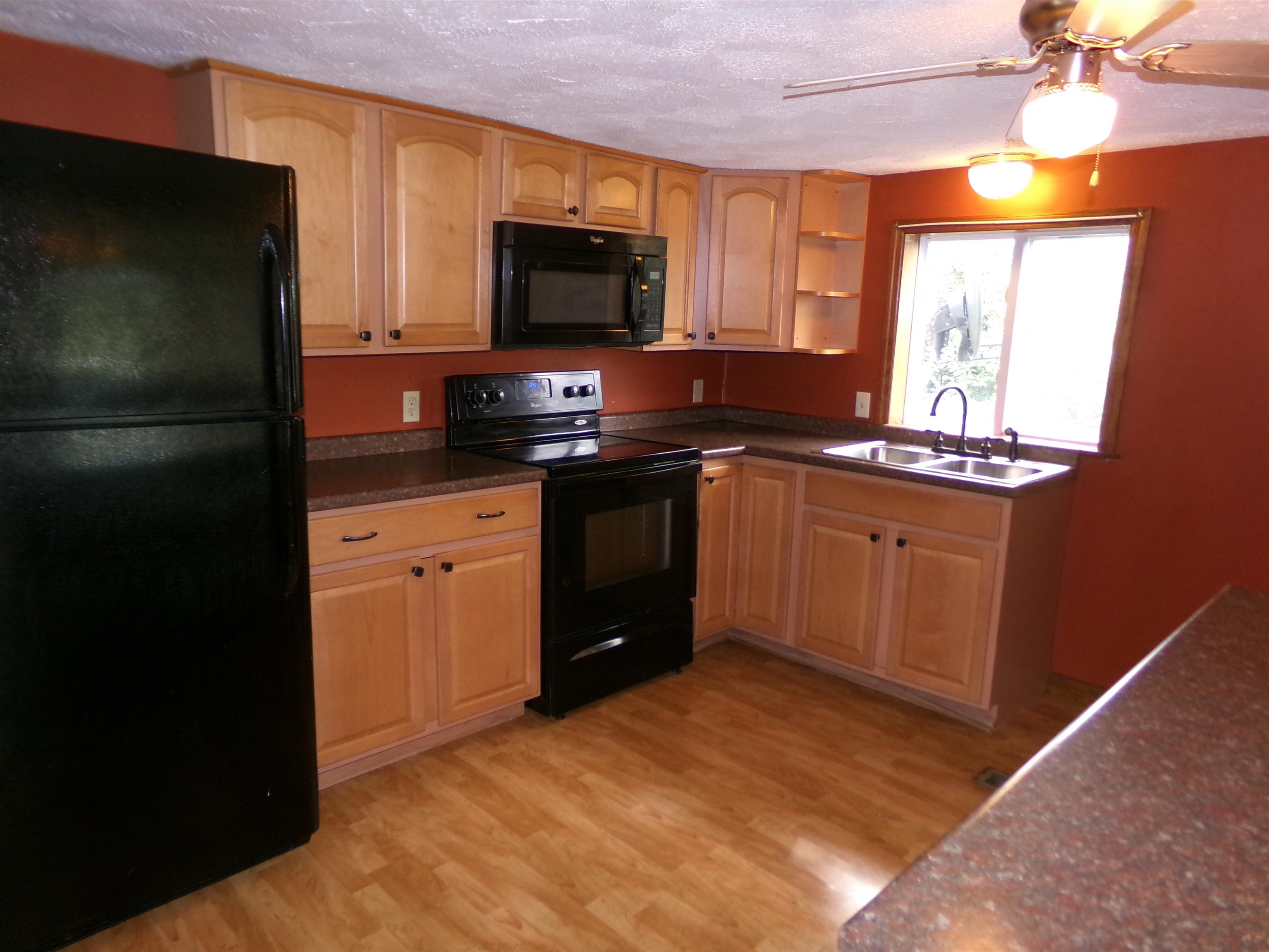 587 St. Albans Road Property Photo 26