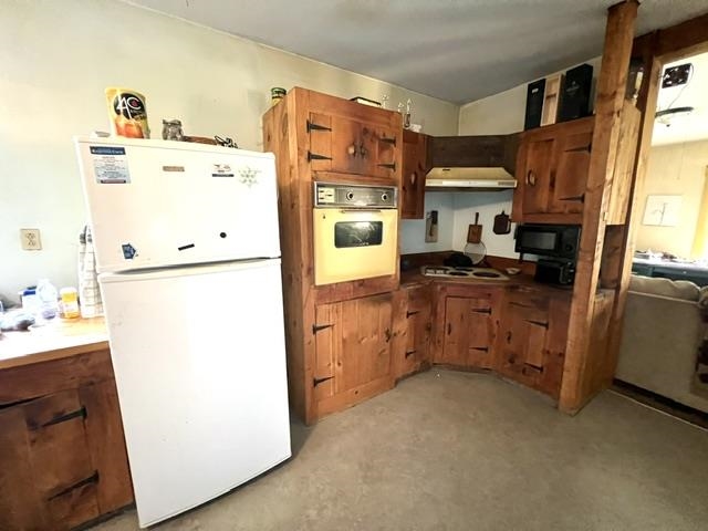 15 Burke Road Property Photo 10