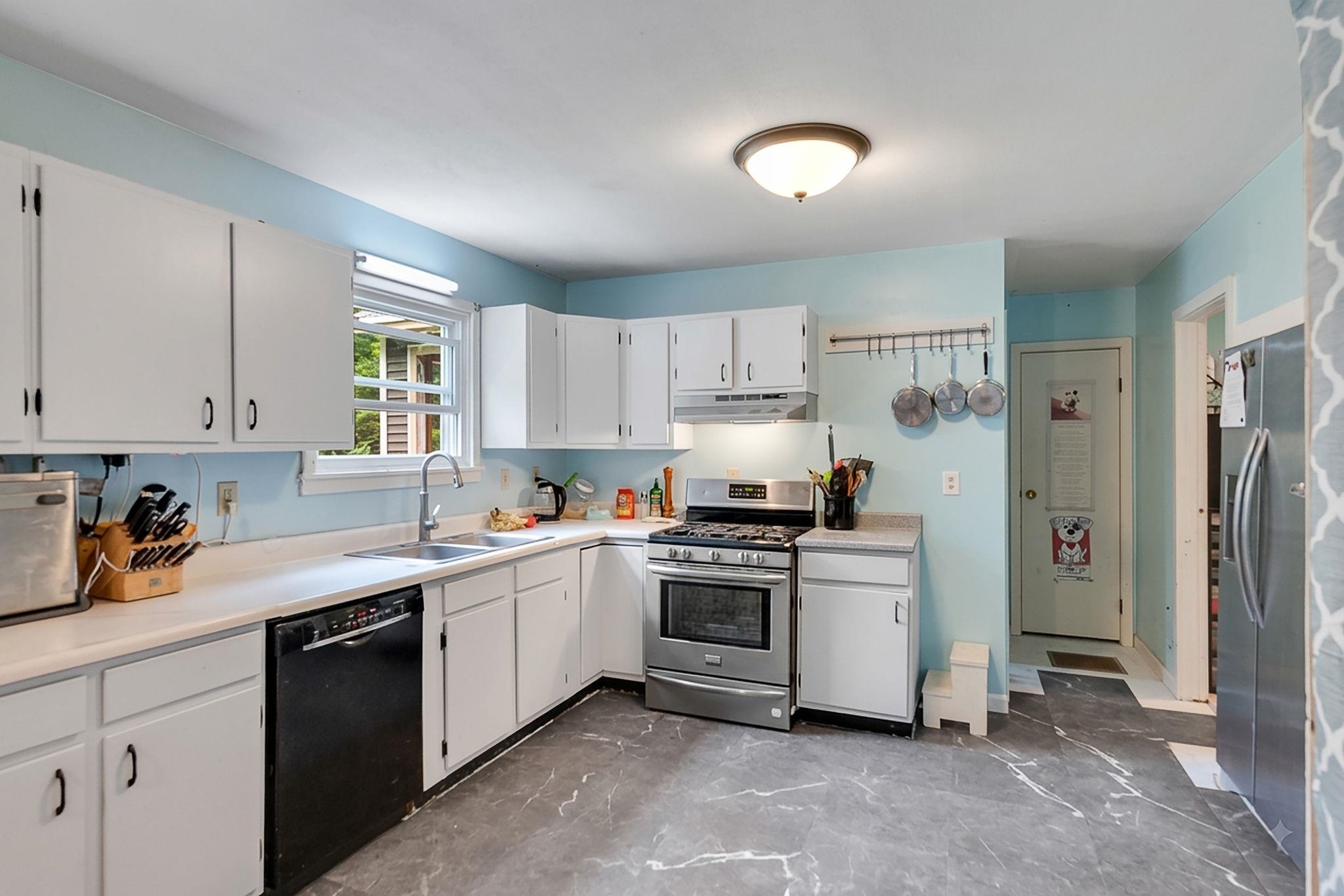 3934 Highbridge Road Property Photo 7
