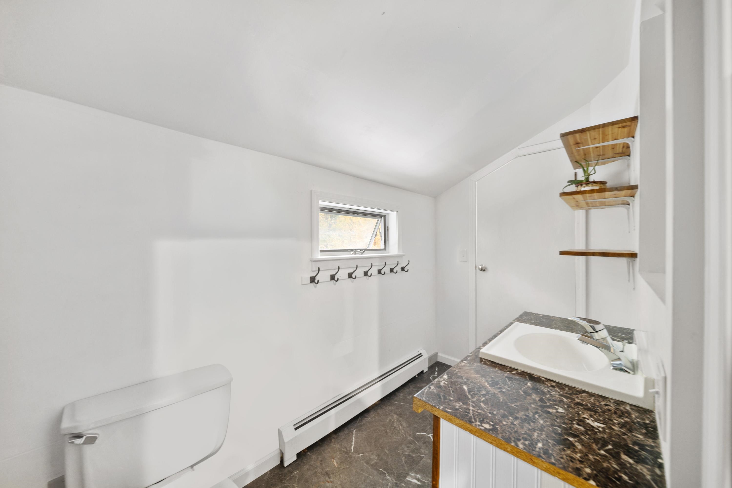 3934 Highbridge Road Property Photo 25